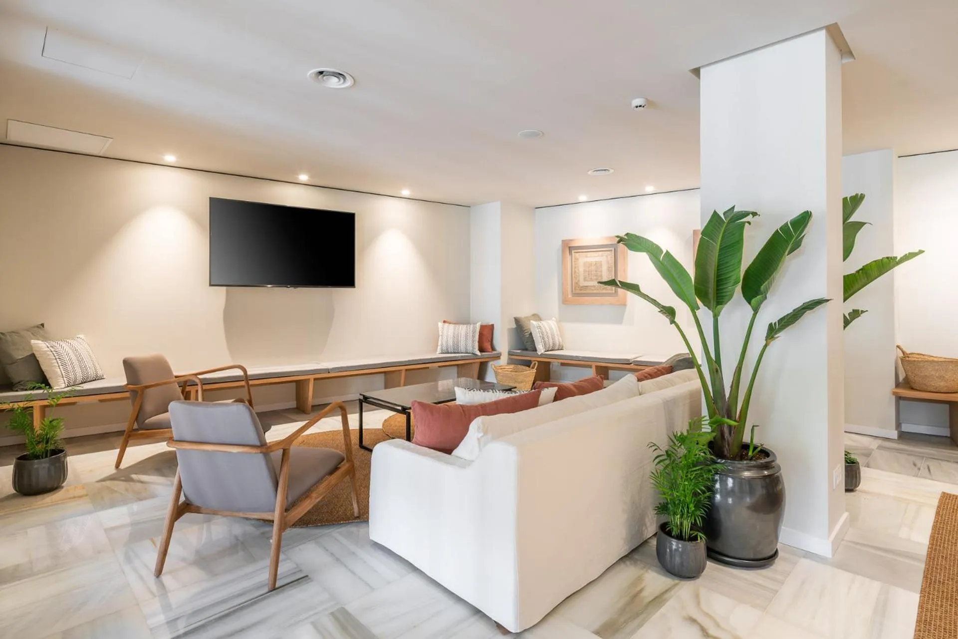 Communal lounge/ TV room in Hotel Eden Nord Soller