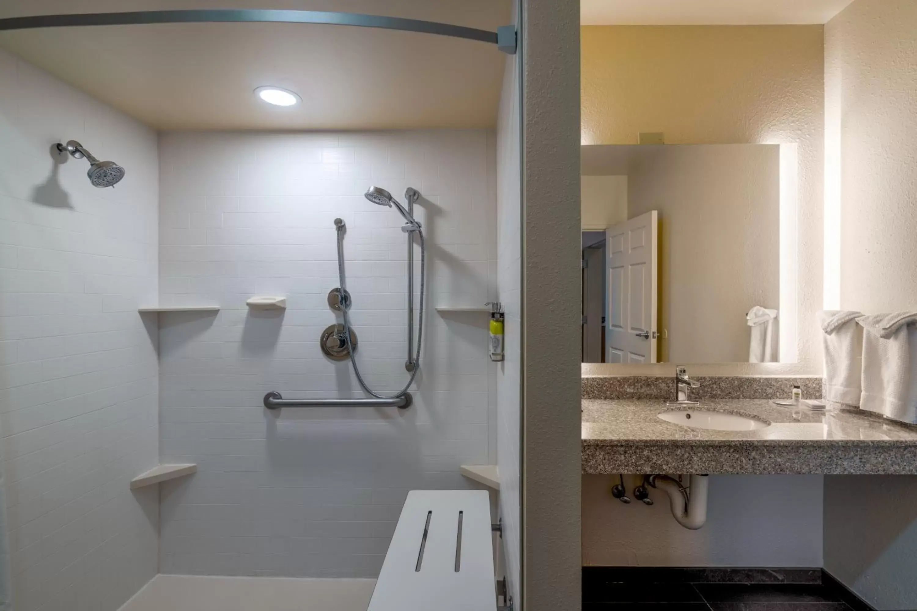 Shower, Bathroom in Staybridge Suites Memphis-Poplar Ave East, an IHG Hotel