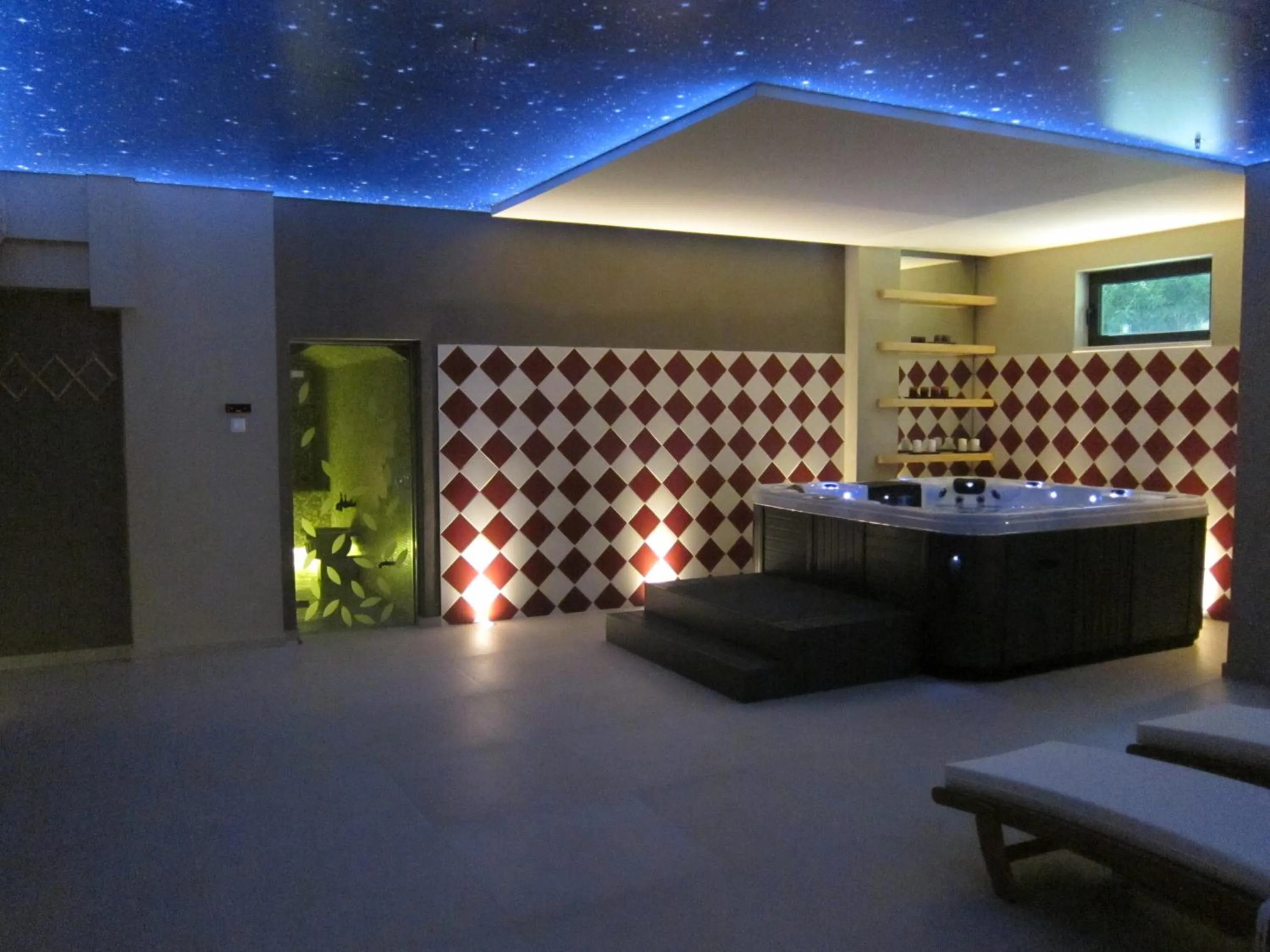 Spa and wellness centre/facilities, Bed in Atlantis Beach Hotel