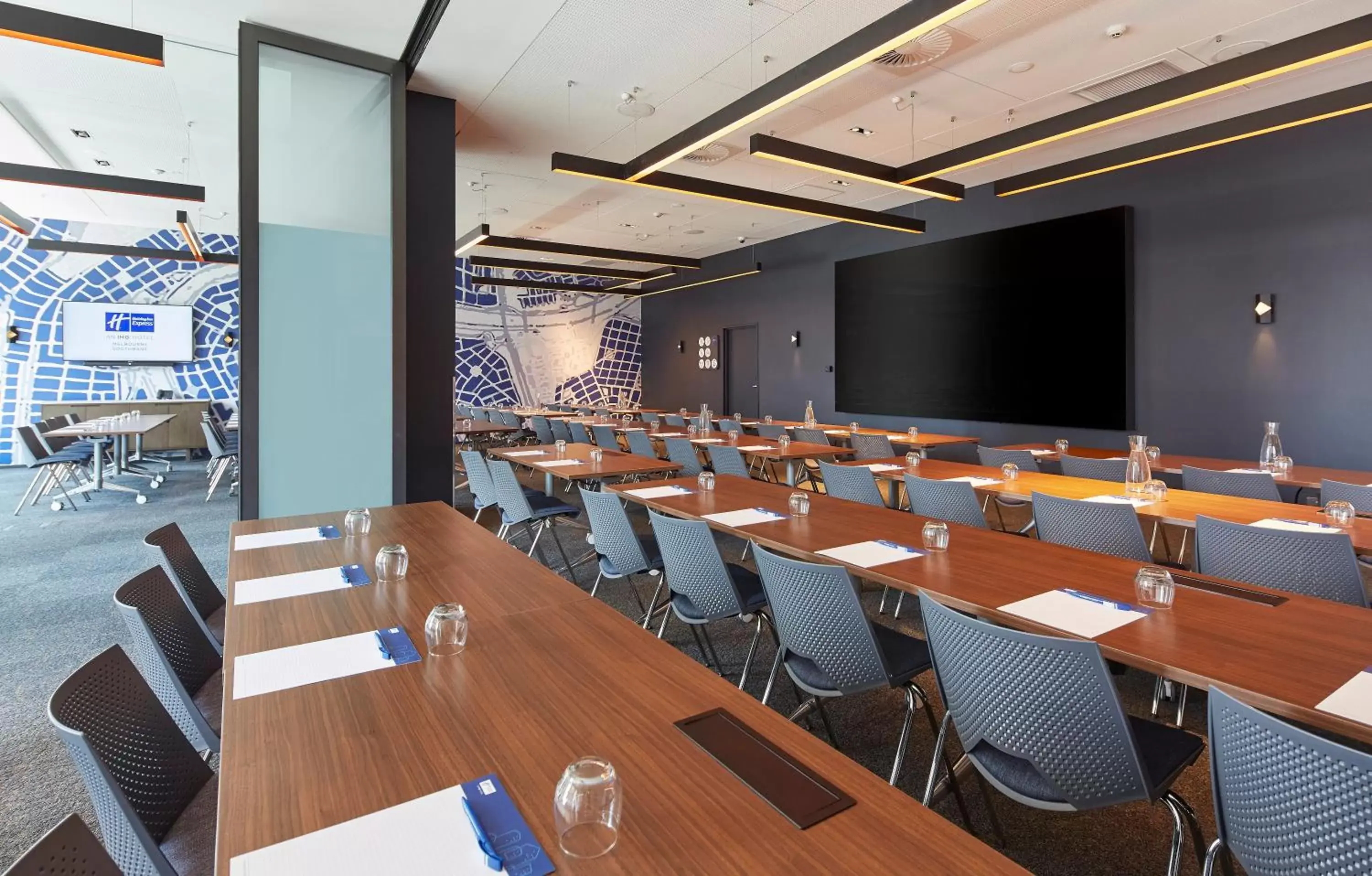 Meeting/conference room in Holiday Inn Express Melbourne Southbank, an IHG Hotel