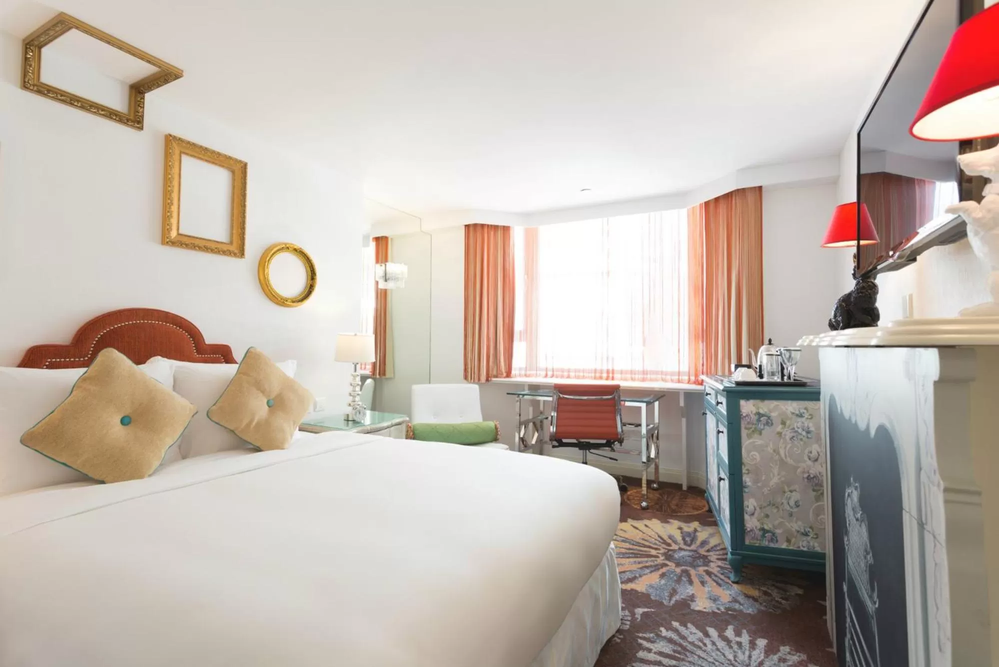 Bed in The Luxe Manor