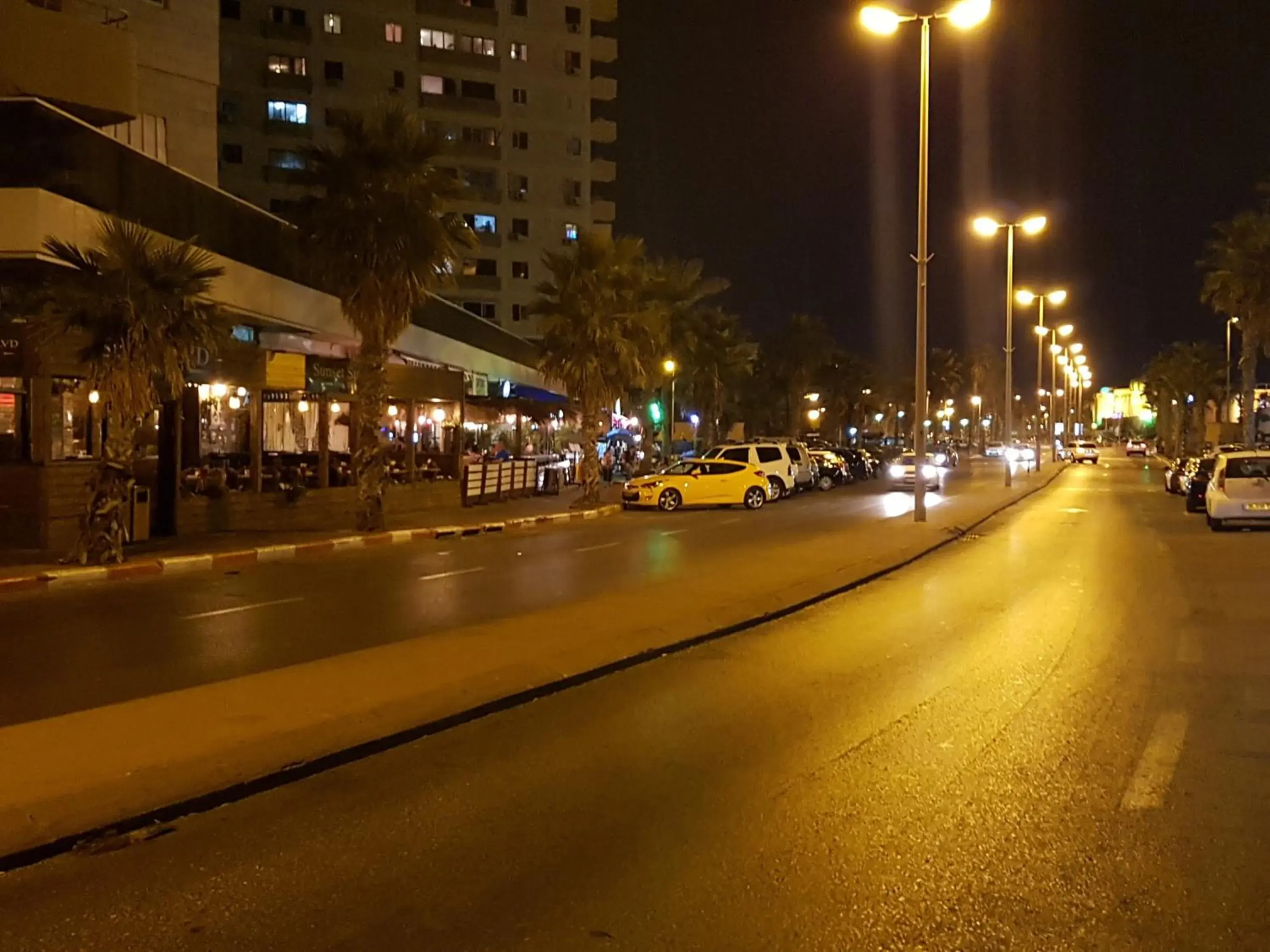 Shopping Area, Neighborhood in Spat Hotel Ashdod