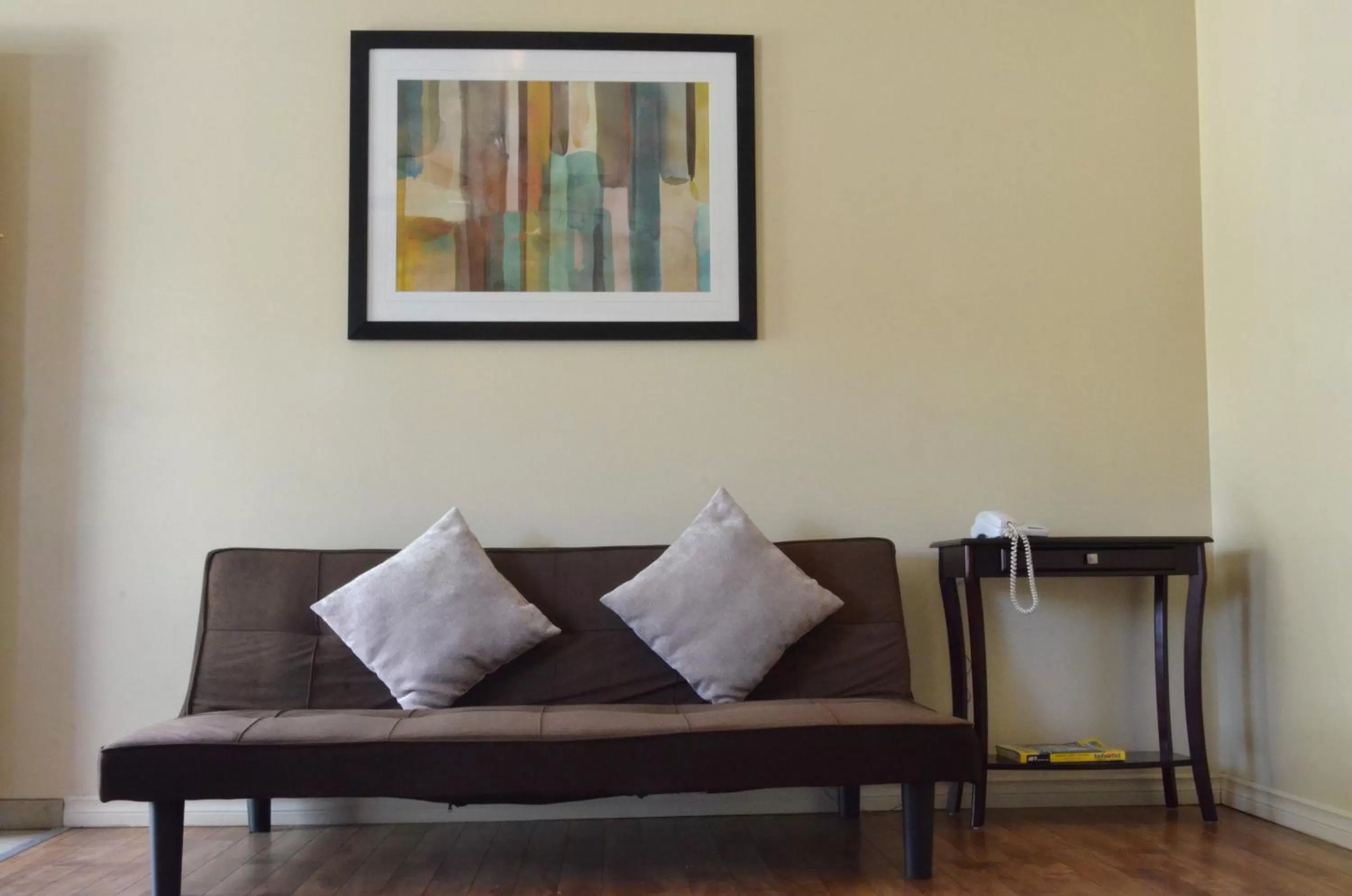 Seating Area in Knights Inn Merritt