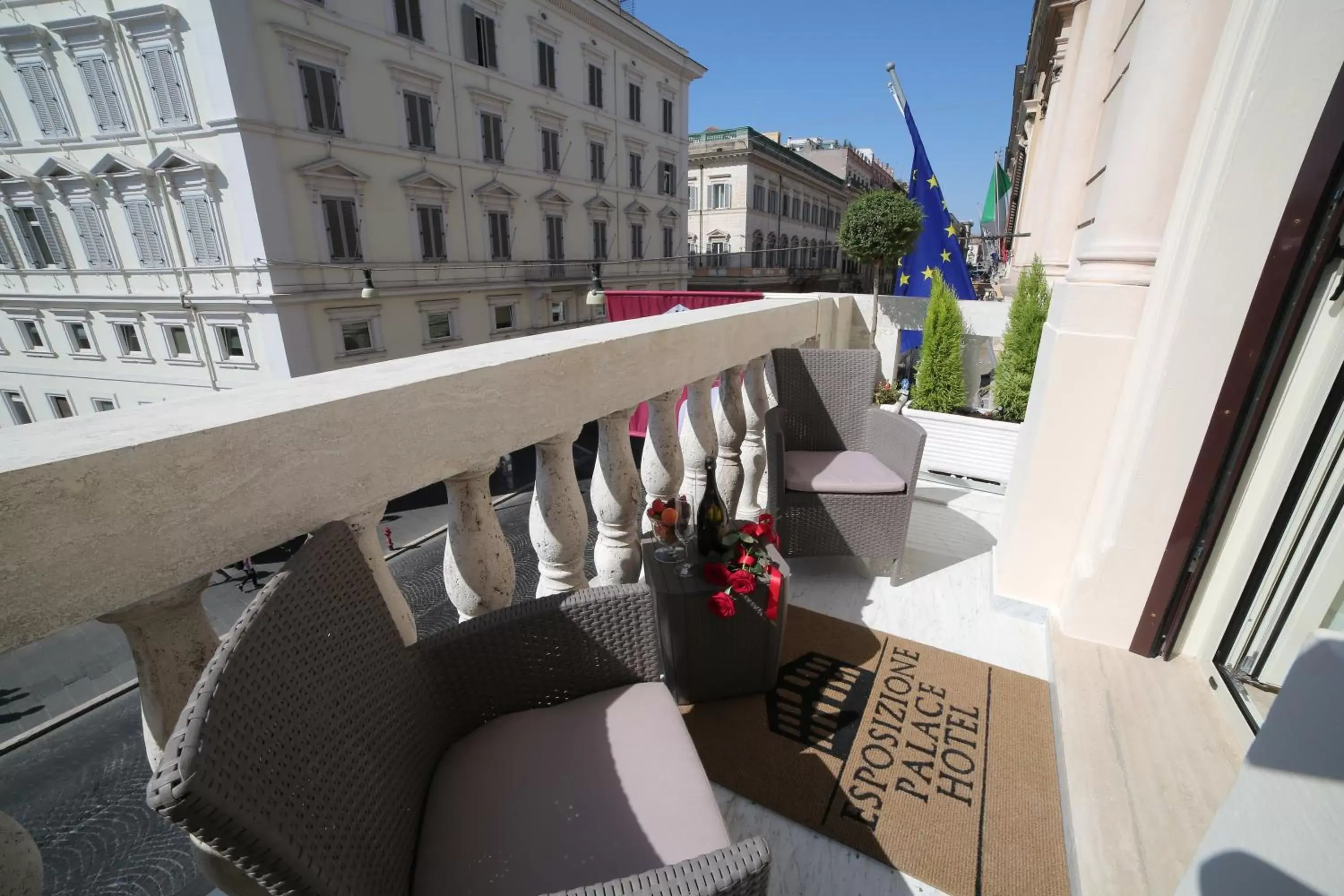 Balcony/Terrace in Esposizione Palace Hotel