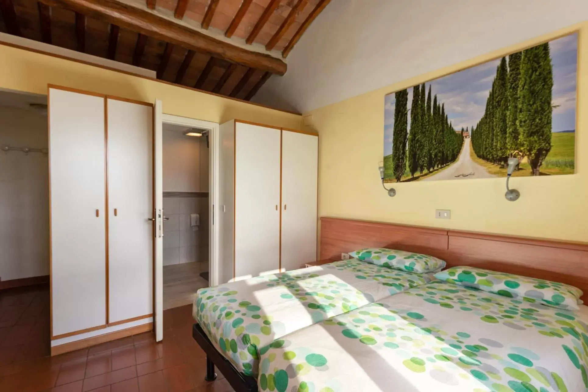 View (from property/room), Bed in Massa Vecchia