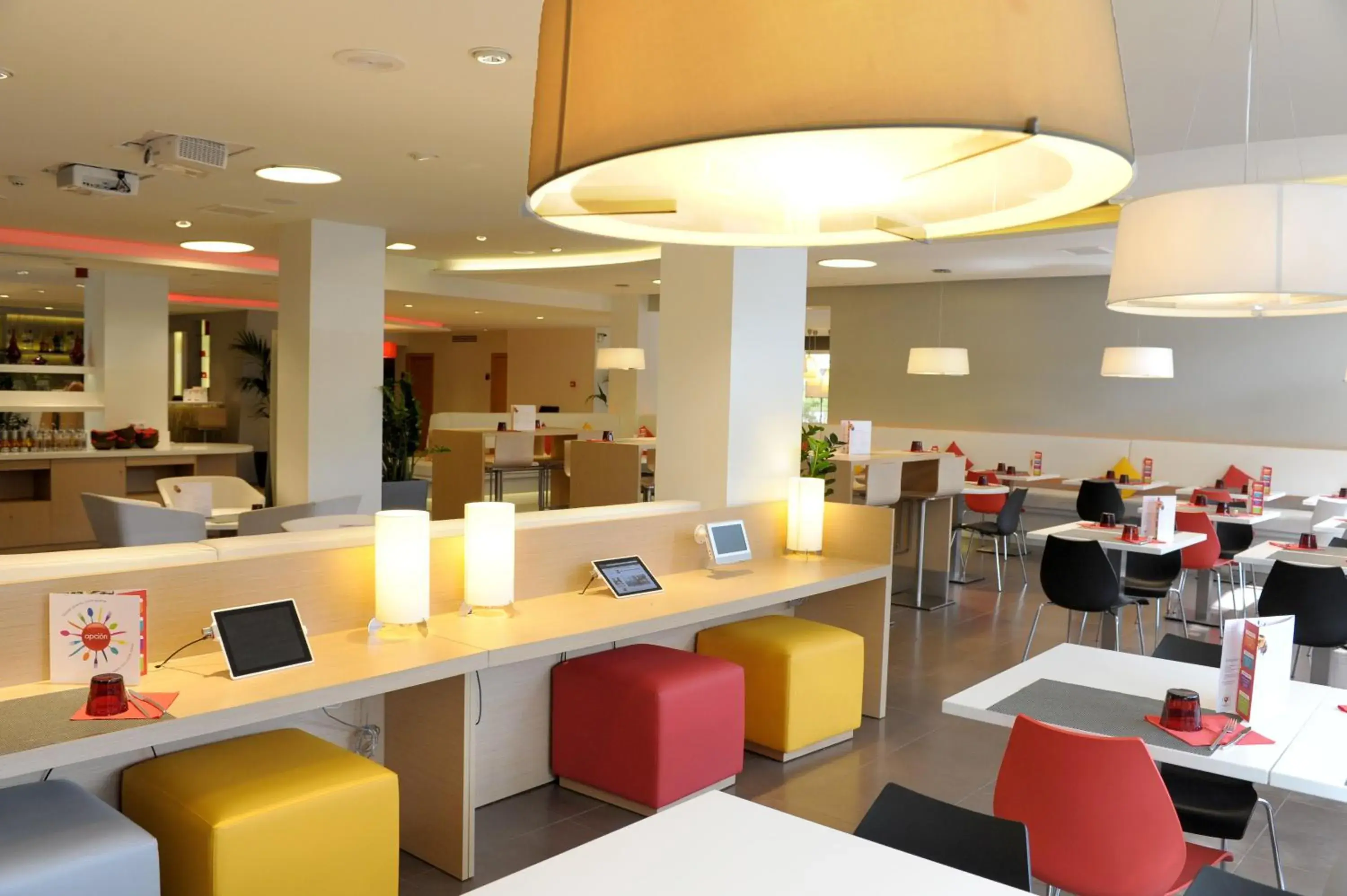 Restaurant/places to eat in Ibis Cornella Restaurant/places to eat in Ibis Cornella