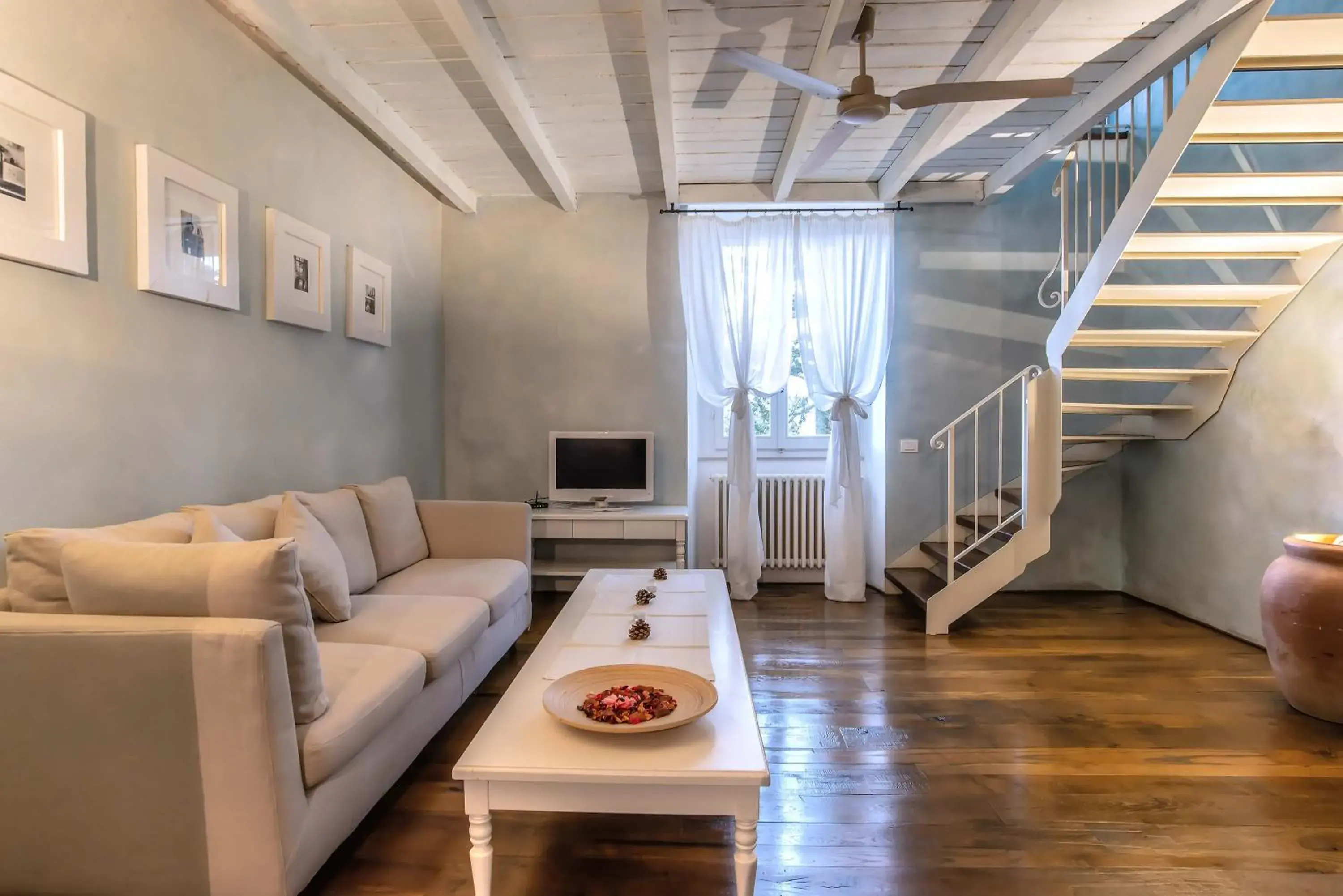 Living room, Seating Area in Villa Cassia di Baccano