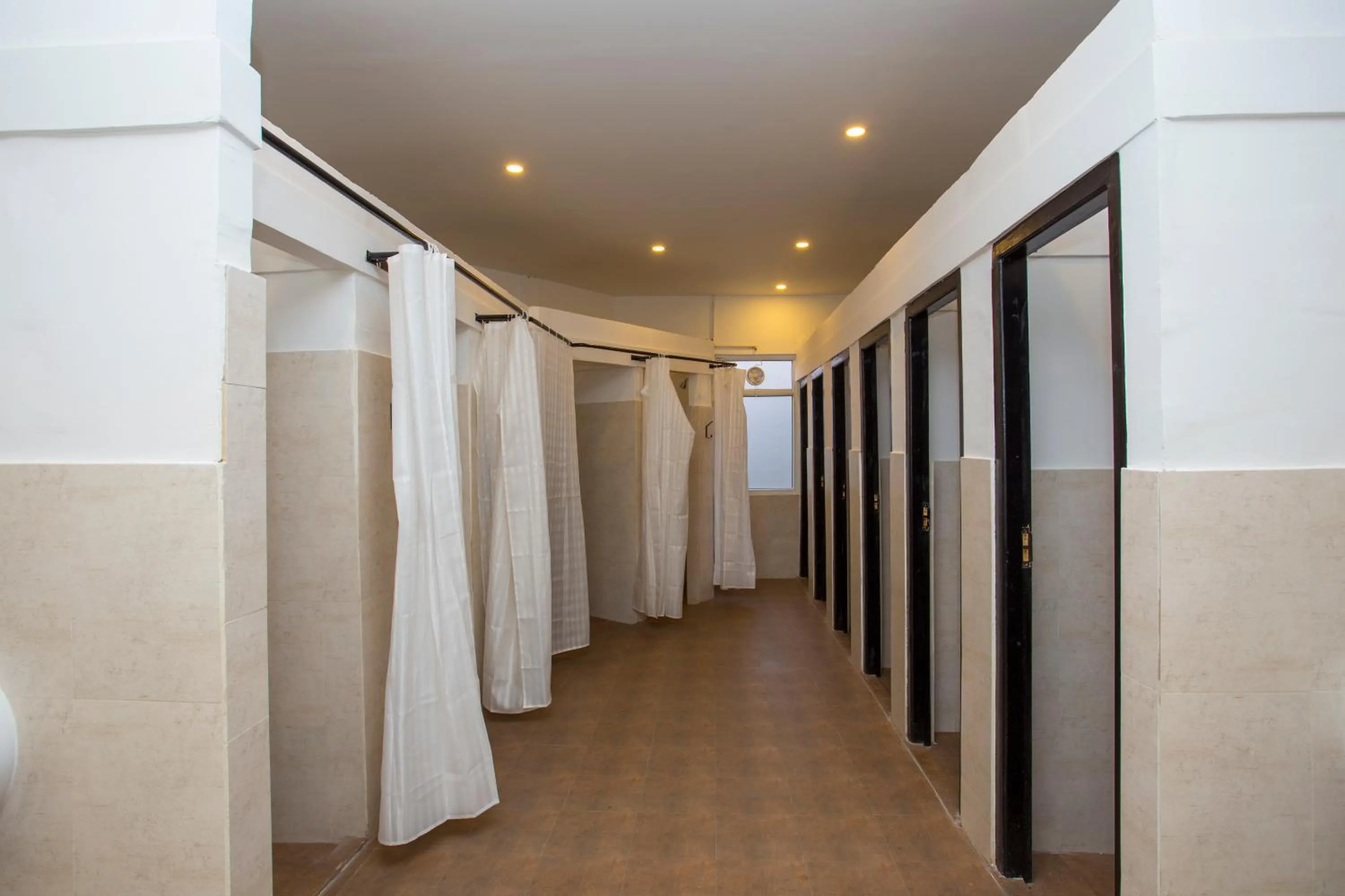 Shower in Yakety Yak Hostel