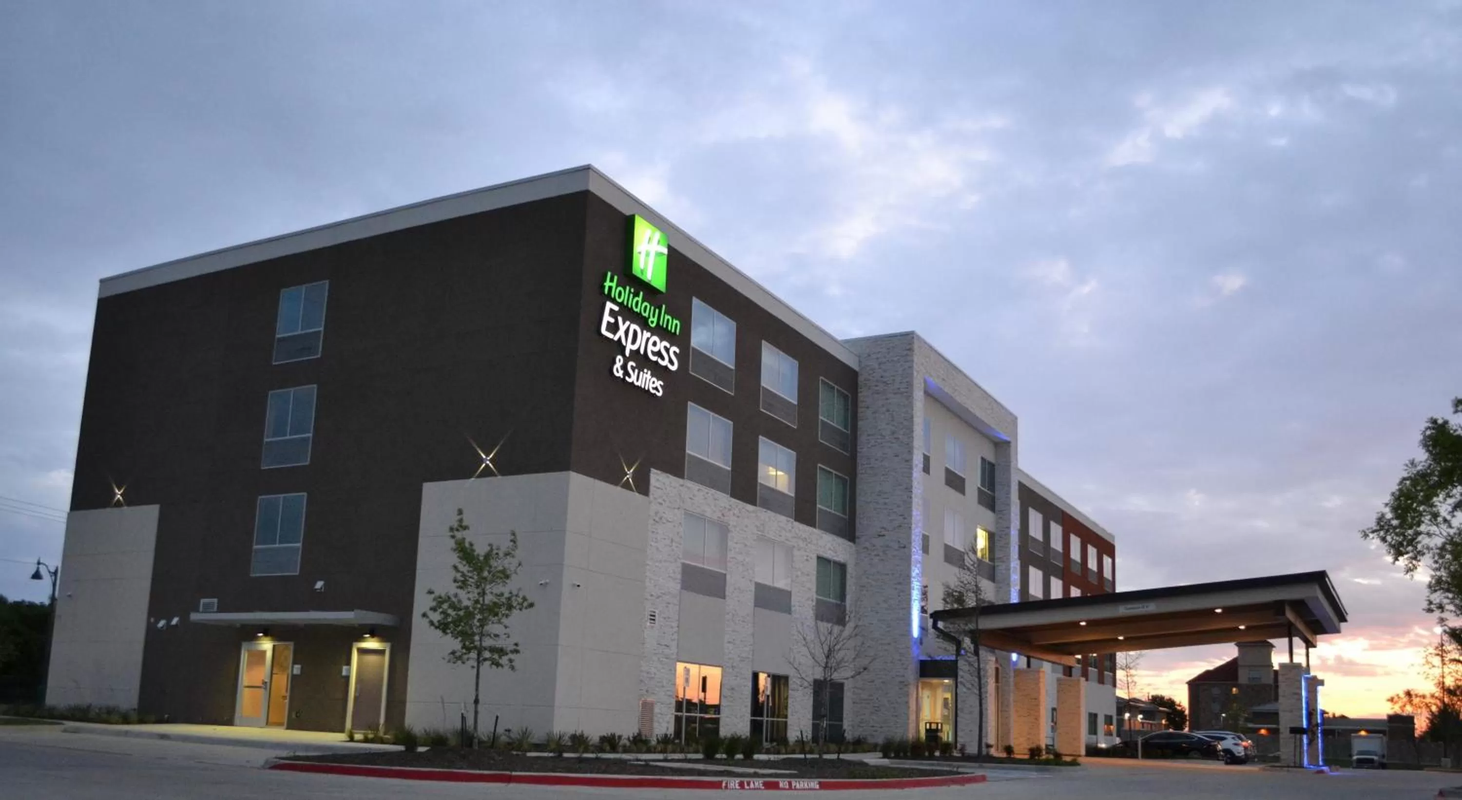Property building in Holiday Inn Express & Suites McKinney - Frisco East by IHG