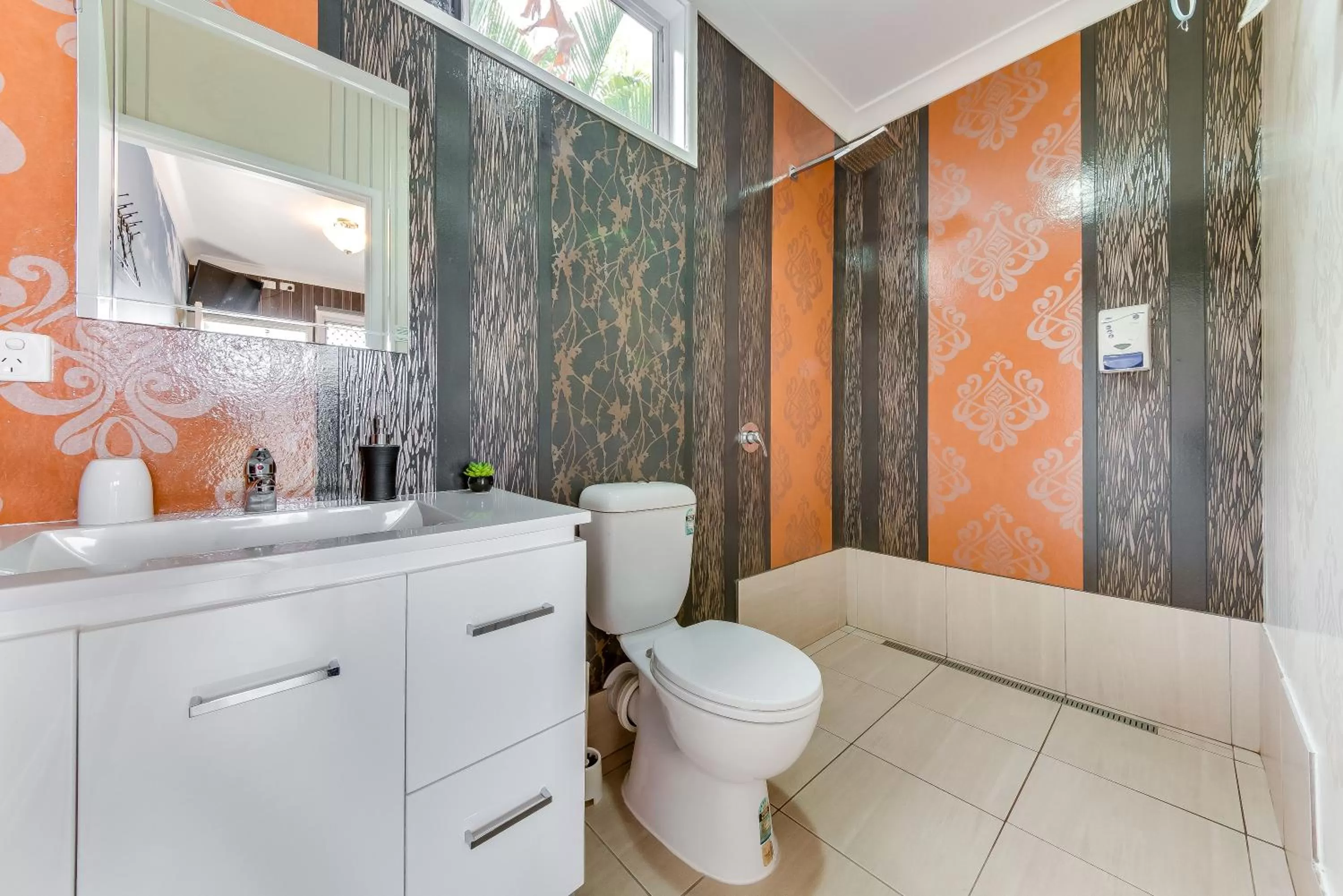 Bathroom in Coral Inn Boutique Motel