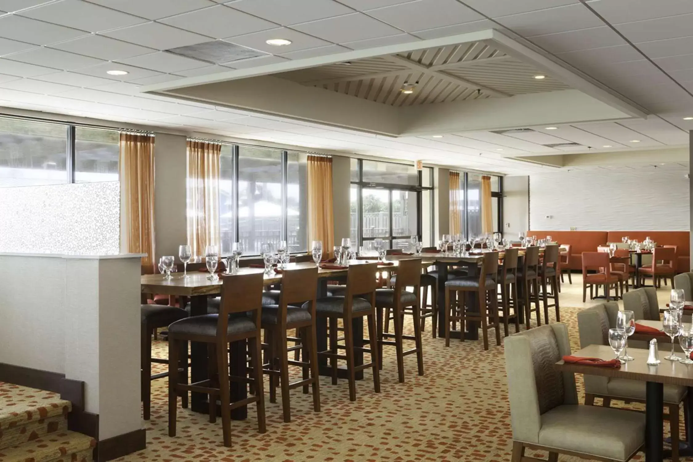 Restaurant/Places to Eat in DoubleTree by Hilton Atlantic Beach Oceanfront