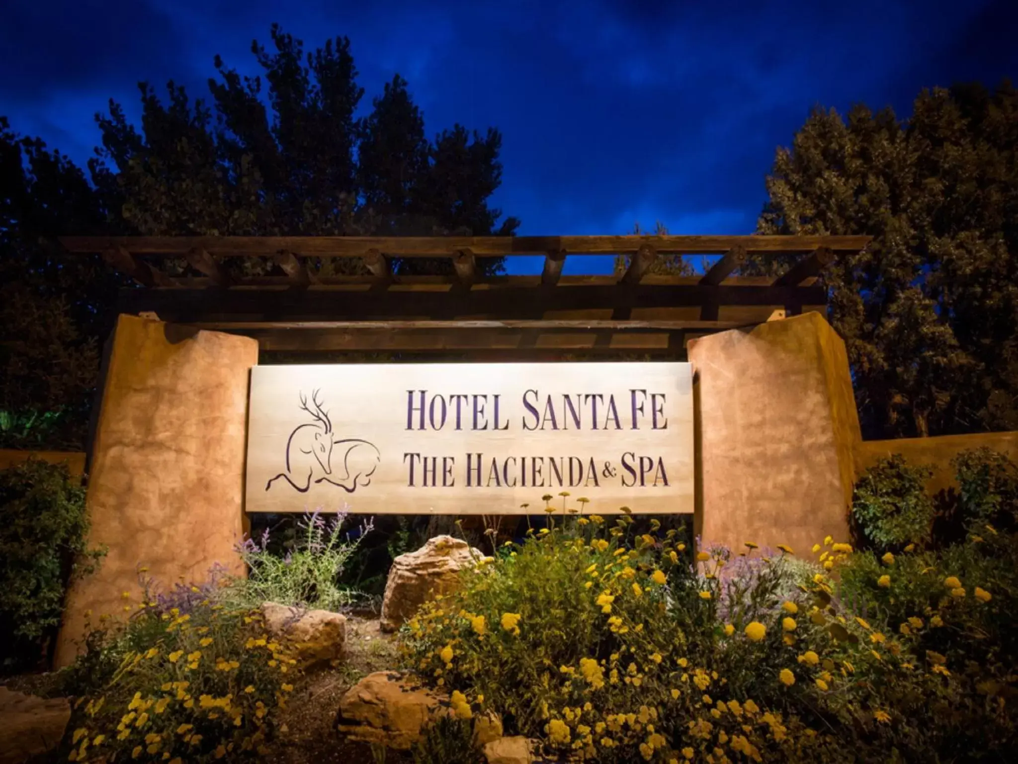 Facade/entrance in Hotel Santa Fe