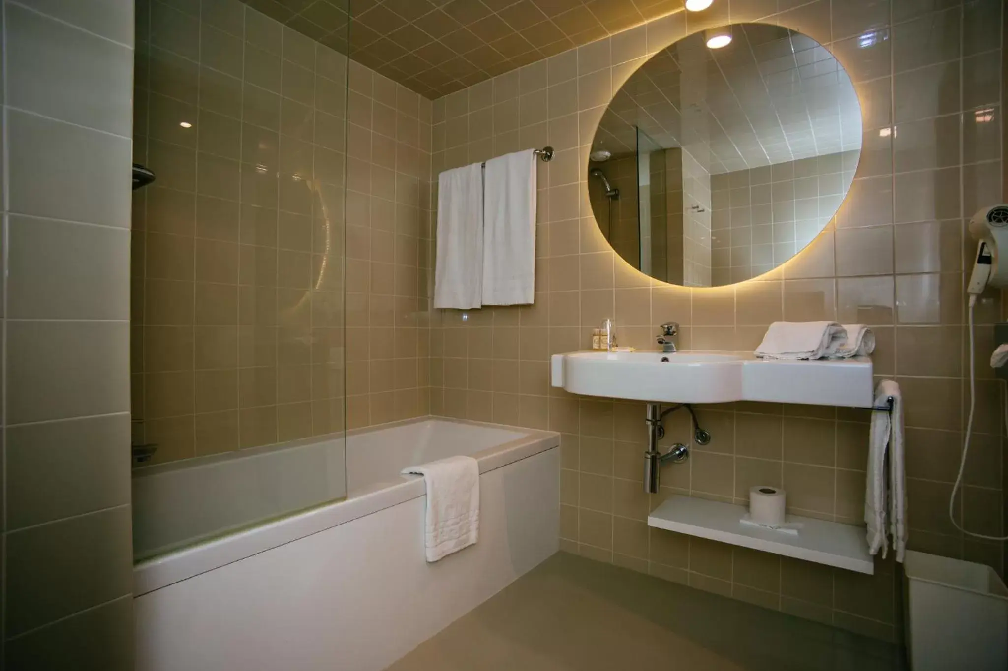Bathroom in Axis Vermar Conference & Beach Hotel
