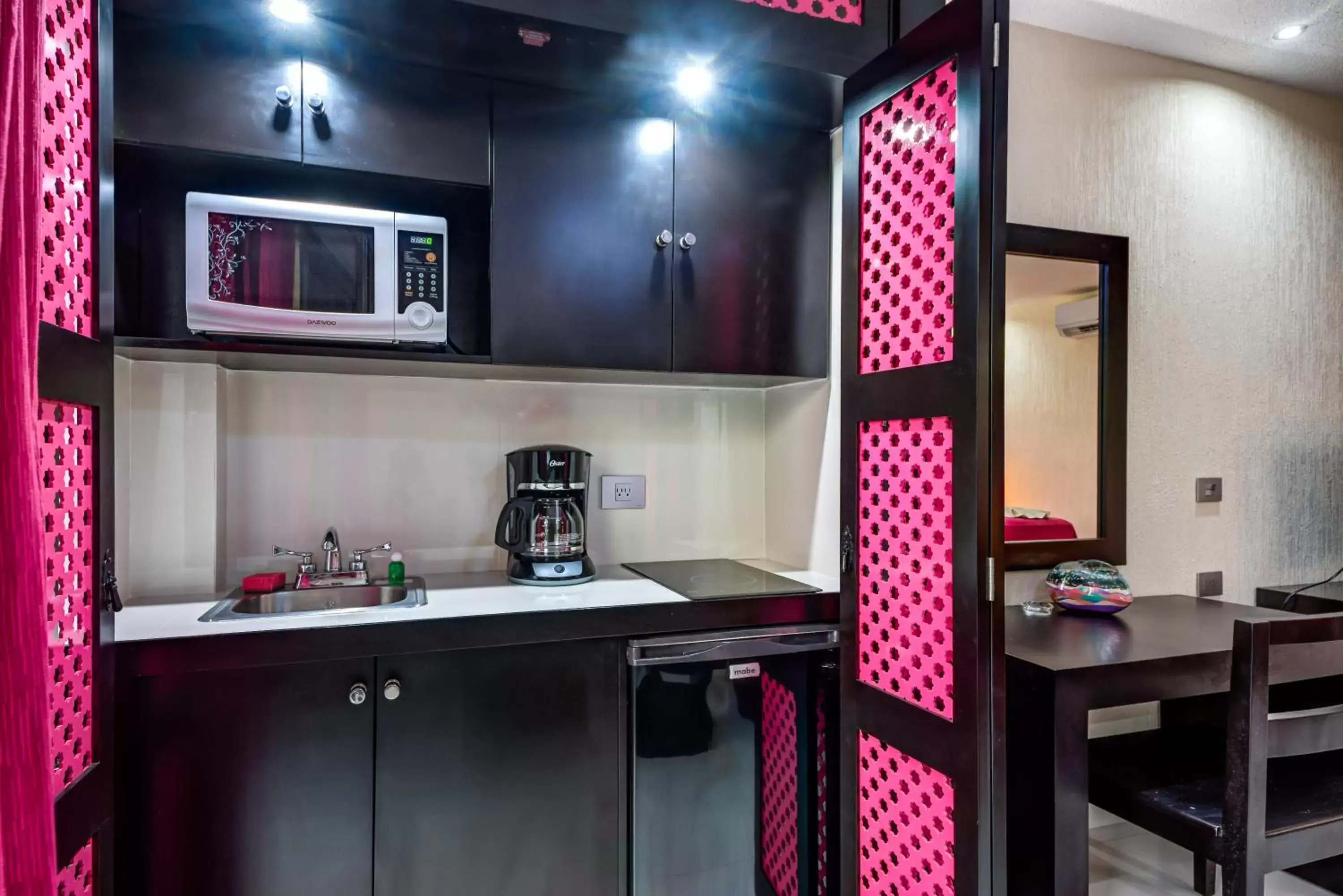 Kitchen or kitchenette, Kitchen/Kitchenette in Suites Corazon