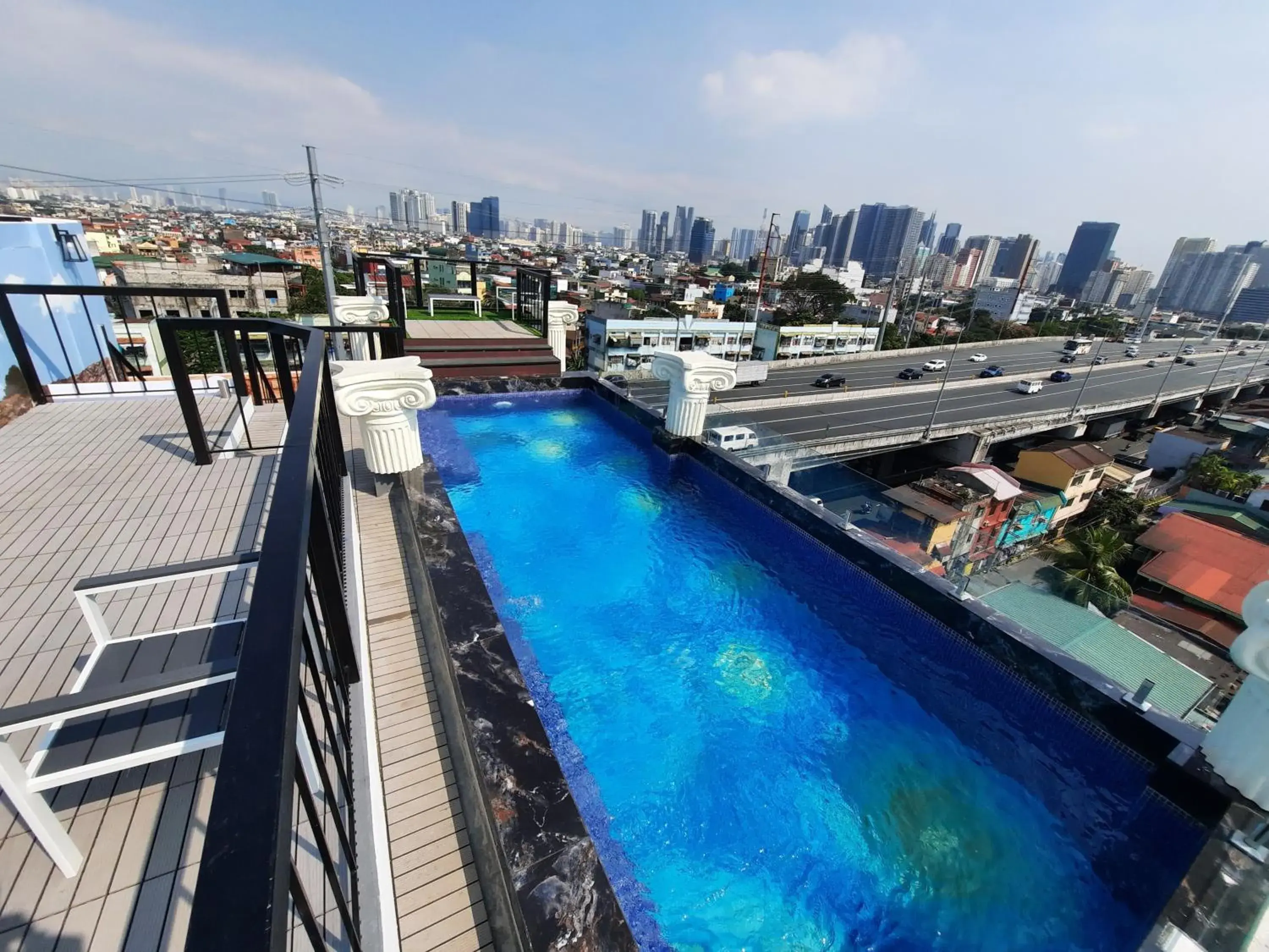 Swimming pool, Pool View in Heroes Hotel