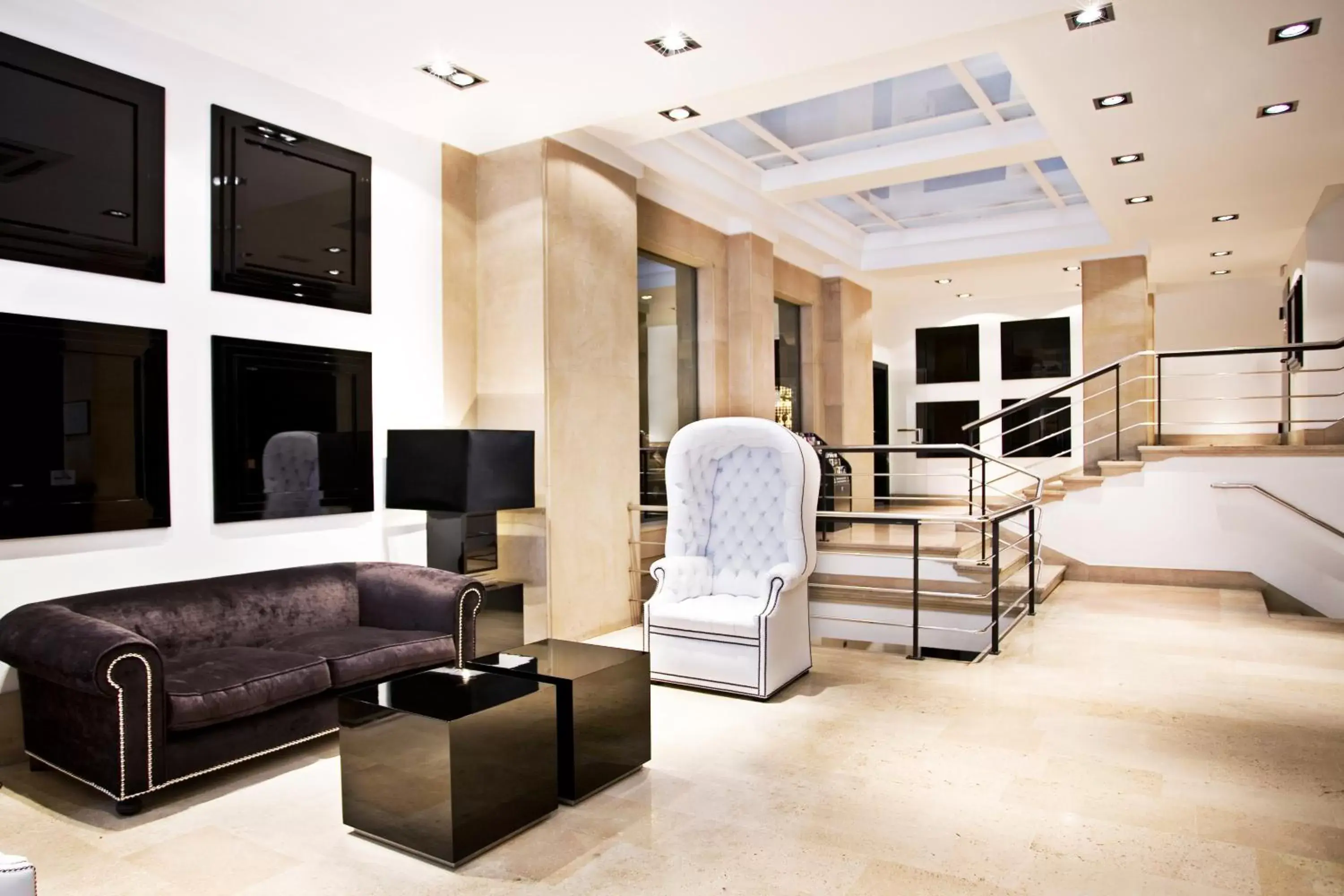 Lobby or reception, Bed in Hotel Clarin Lobby or reception, Bed in Hotel Clarin