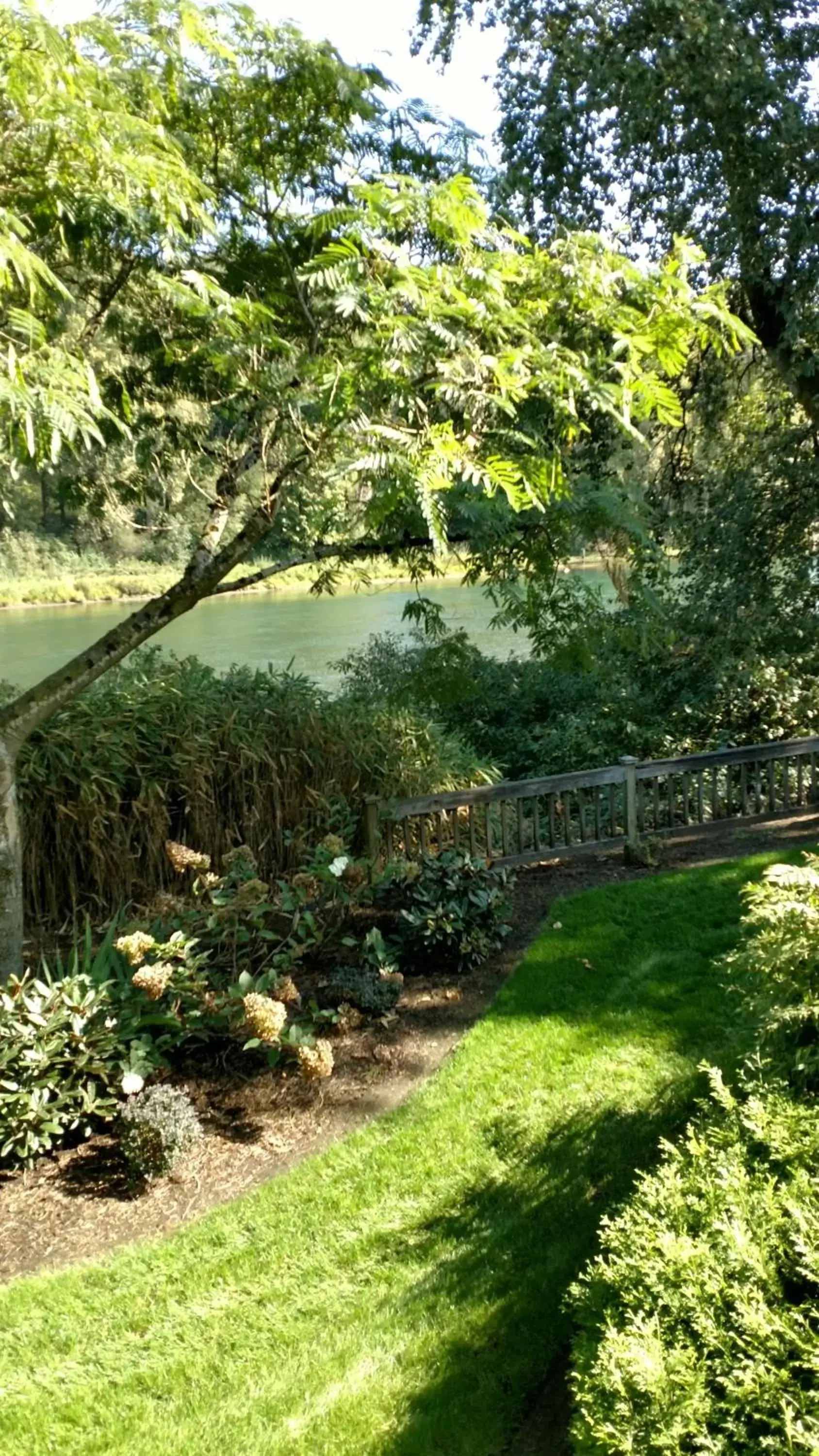 Day, Garden in Lewis River Inn