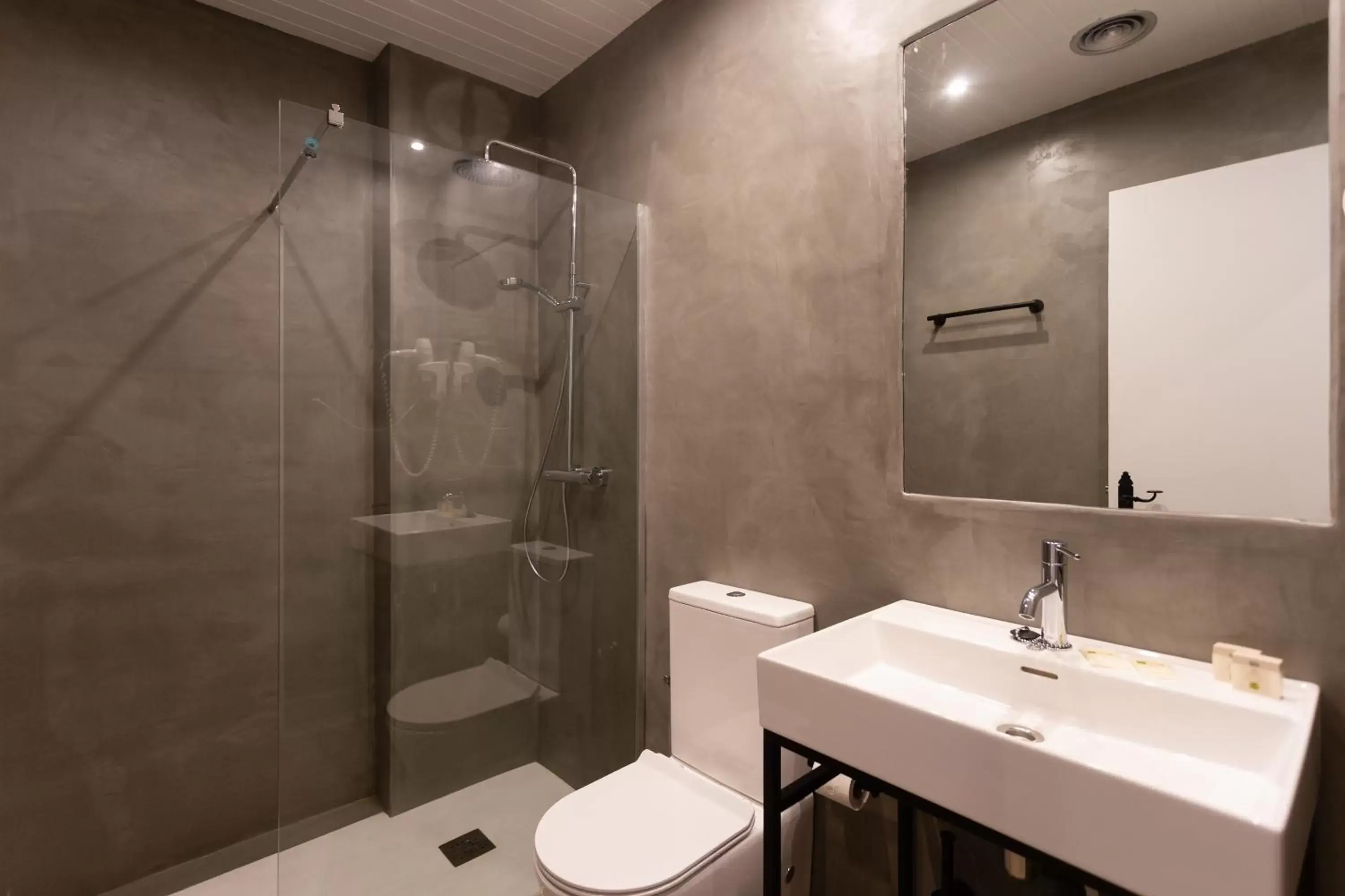 Shower, Bathroom in Mas de la Sala