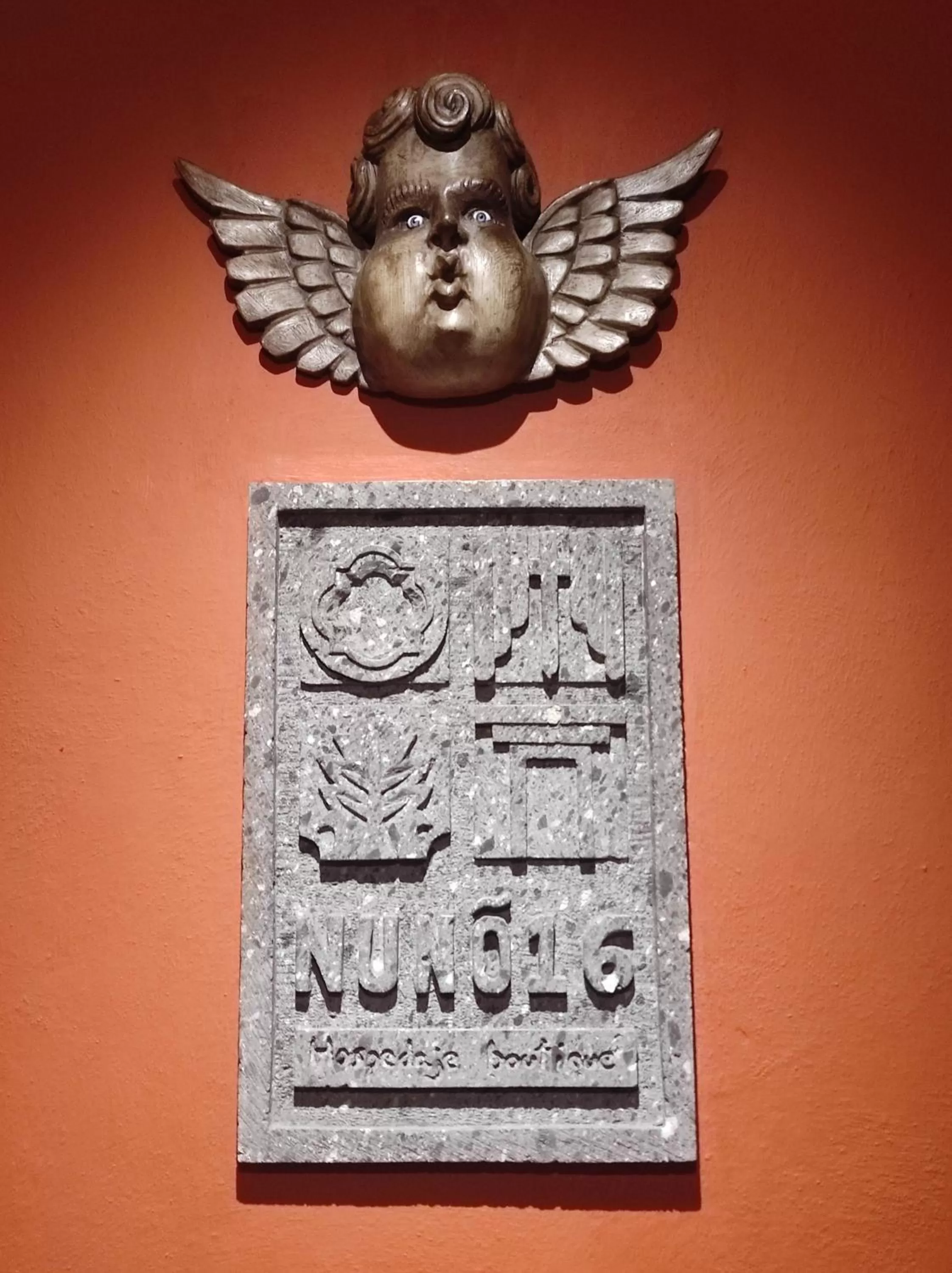 Logo/Certificate/Sign in Nunõ