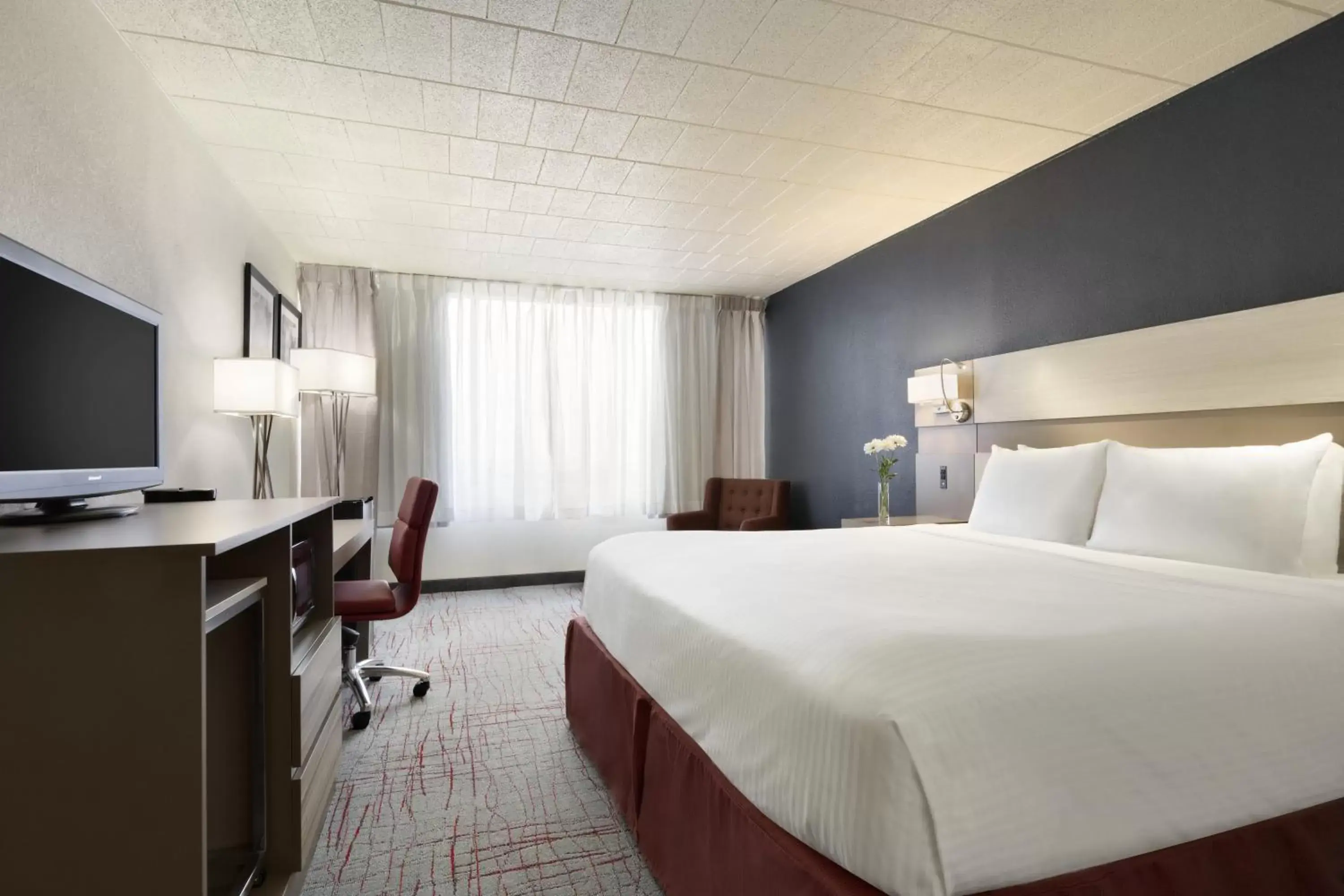 Bedroom, Bed in Ramada by Wyndham Beaver Falls