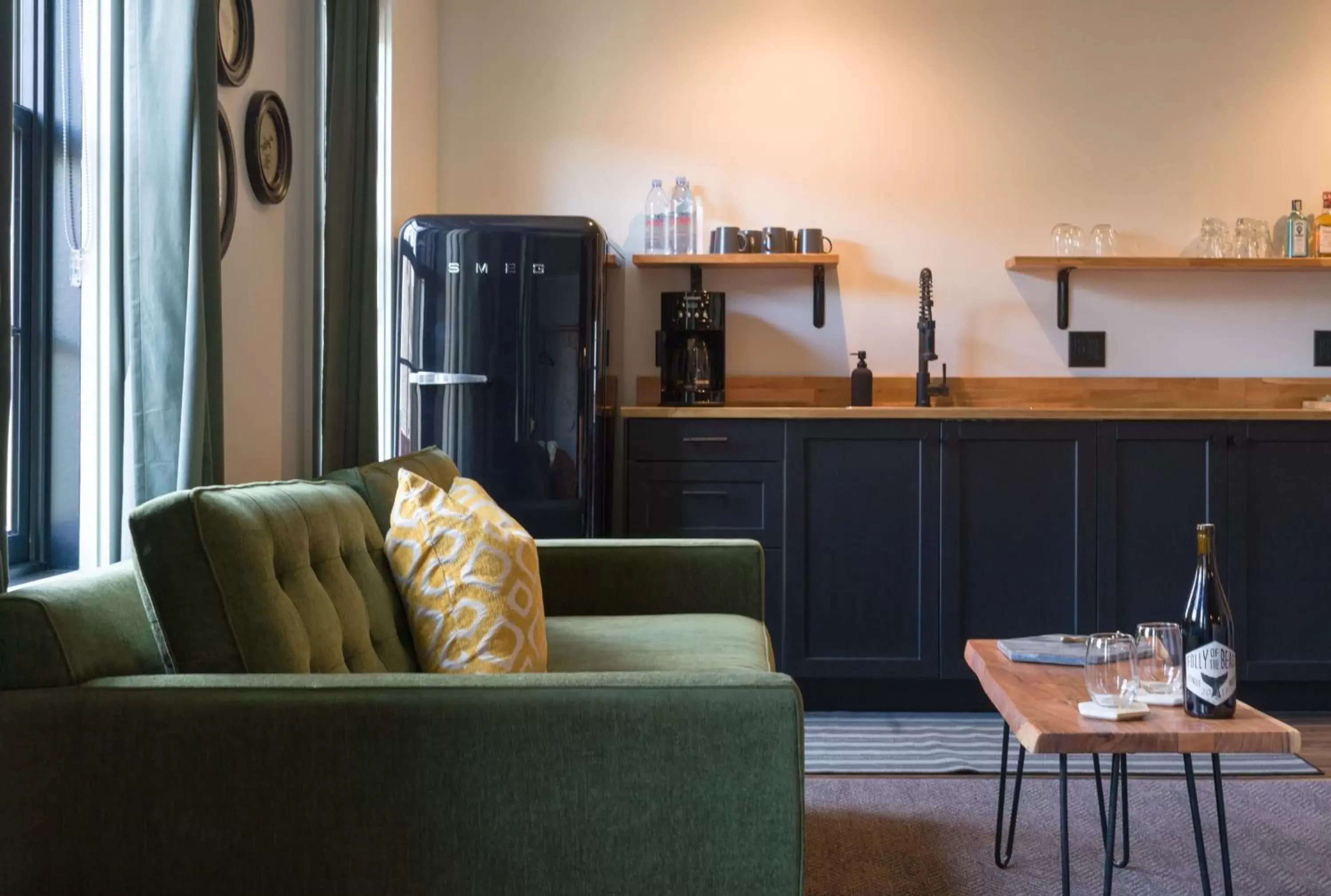 Kitchen or kitchenette, Seating Area in THE INN DOWNTOWN - Portsmouth, NH