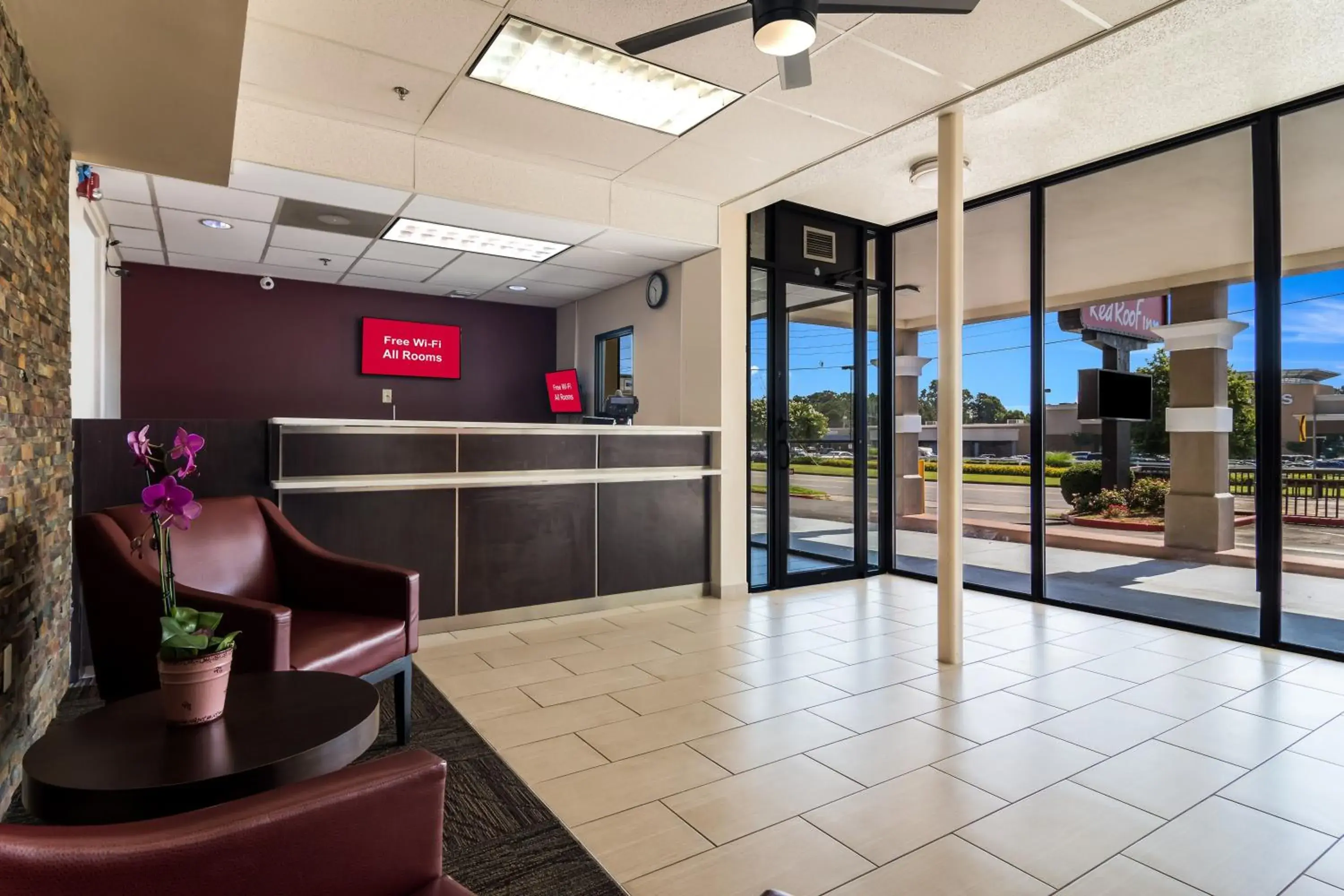Lobby or reception, Lobby/Reception in Red Roof Inn Atlanta - Kennesaw State University