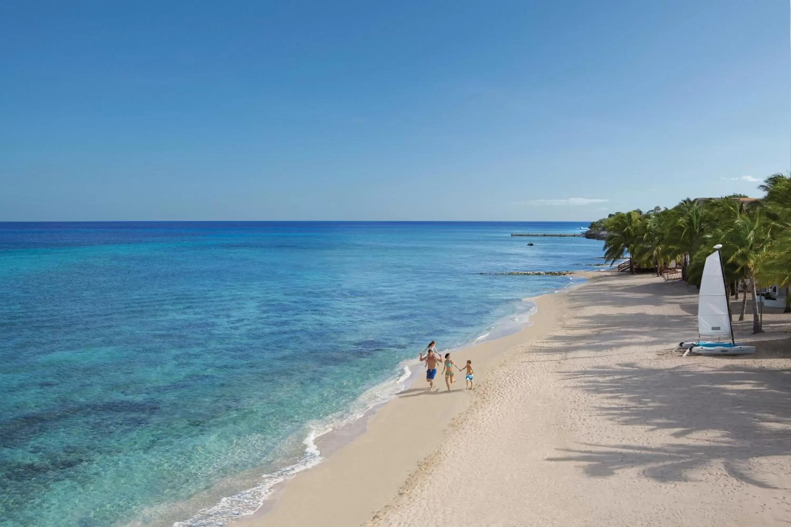 Beach in Dreams Cozumel Cape Resort & Spa