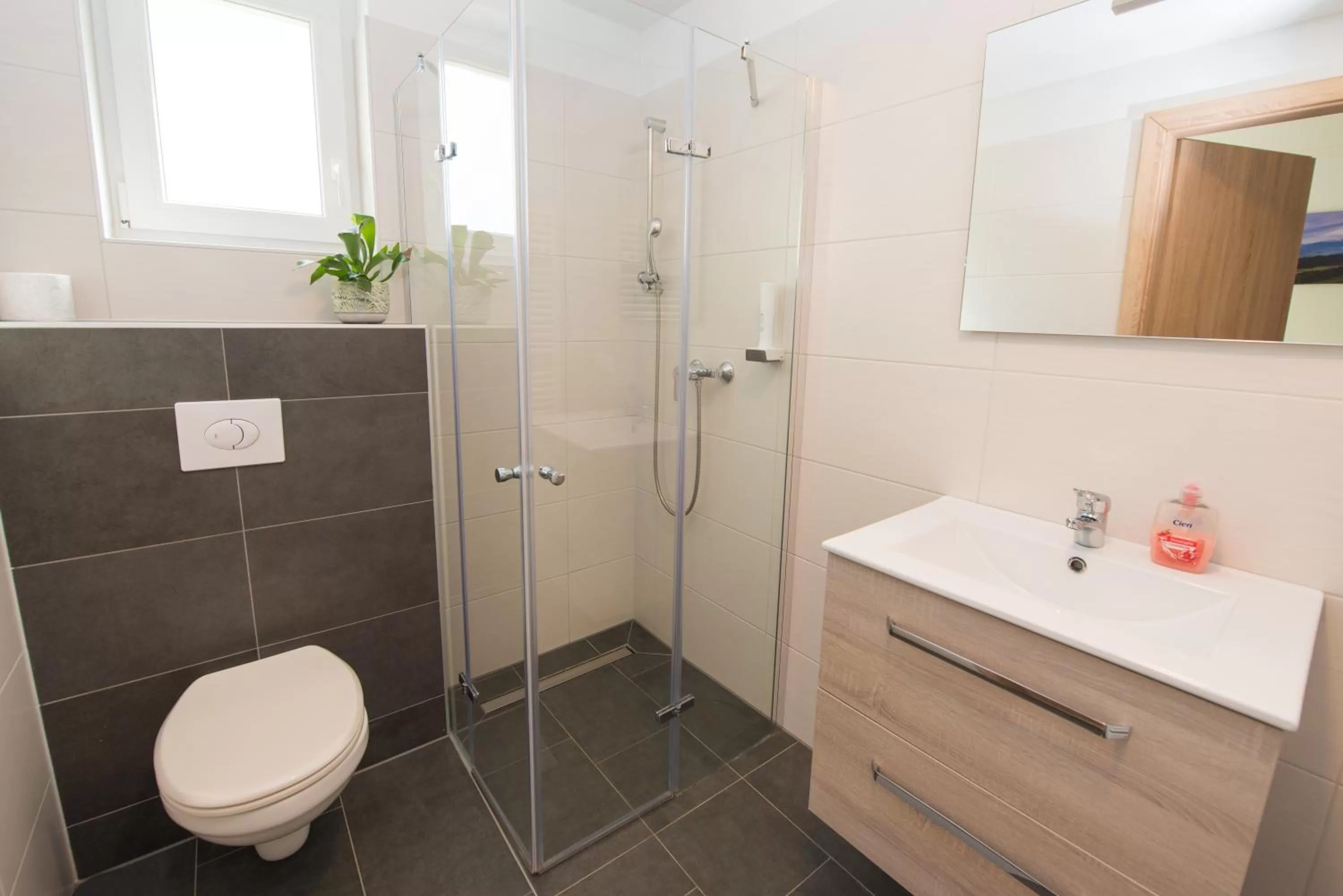 Bathroom in Ferienwohnungen und Zimmer Yassi