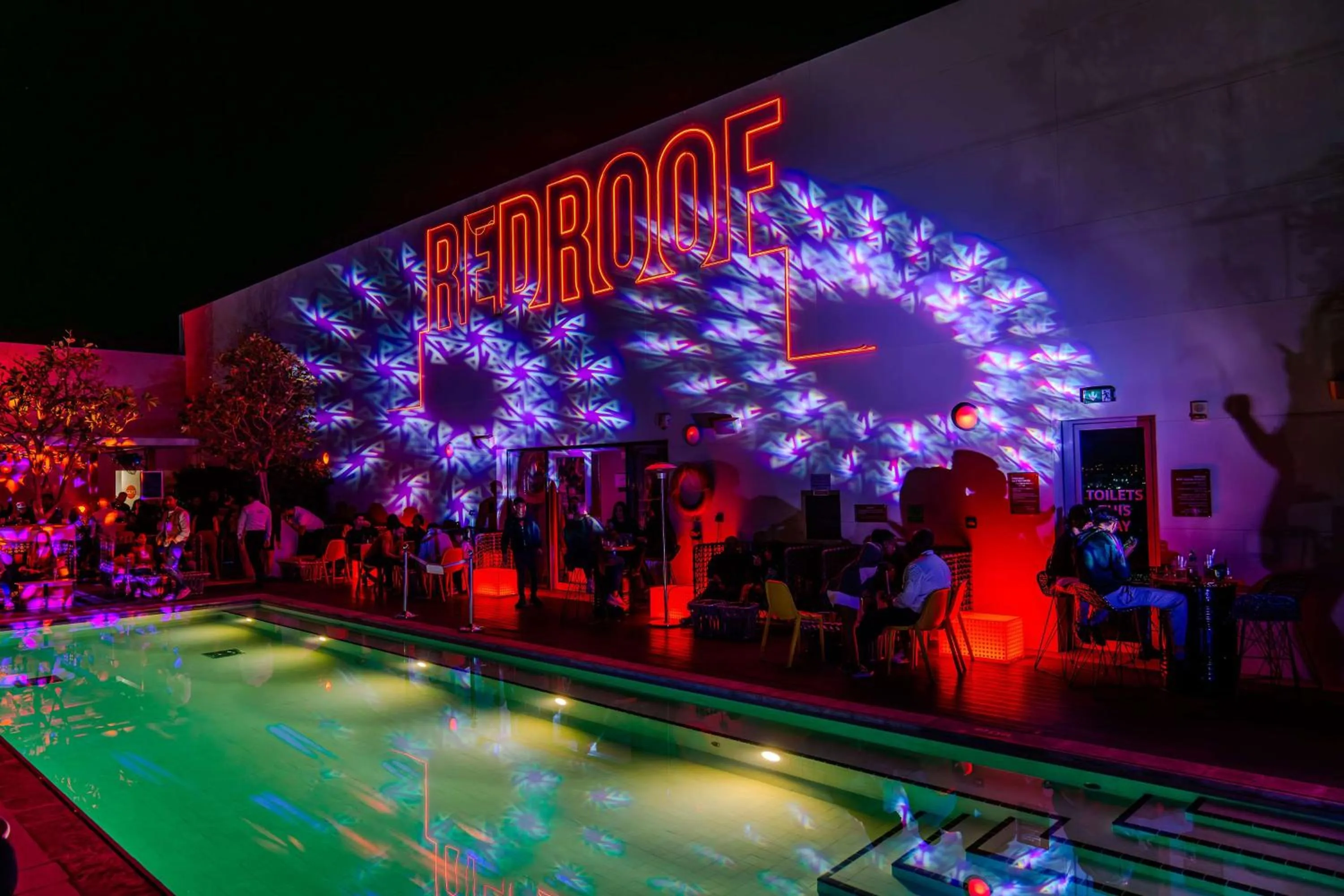 Lounge or bar in Radisson RED Dubai Silicon Oasis