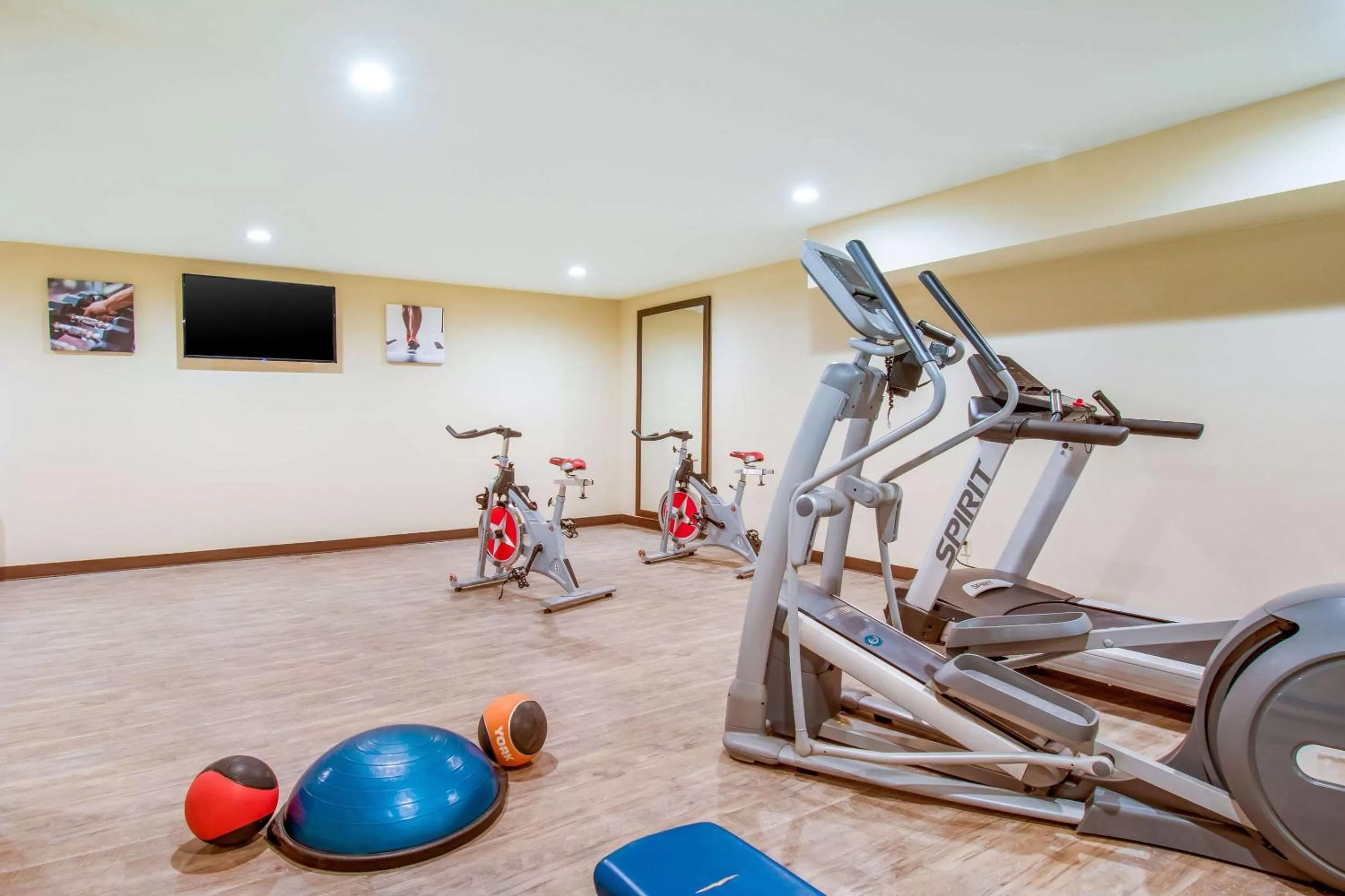 Fitness centre/facilities in Comfort Inn & Suites Harrisburg - Hershey West