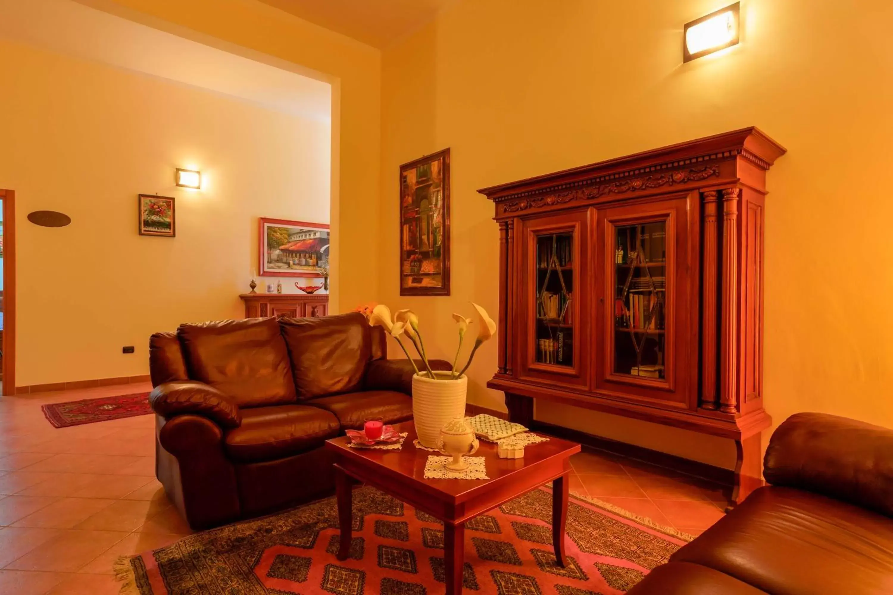 Seating Area in Bed and Breakfast Cairoli Exclusive Room