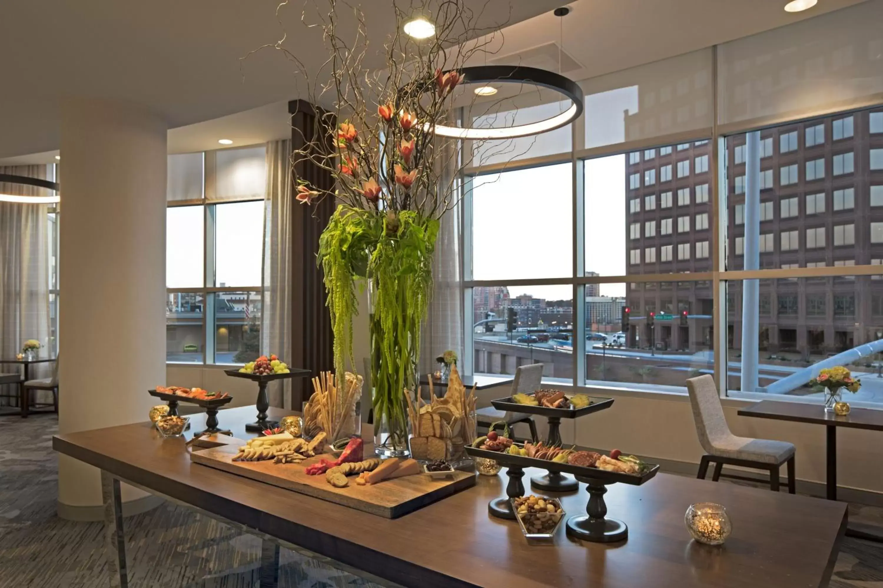 Lobby or reception in Kansas City Marriott Country Club Plaza