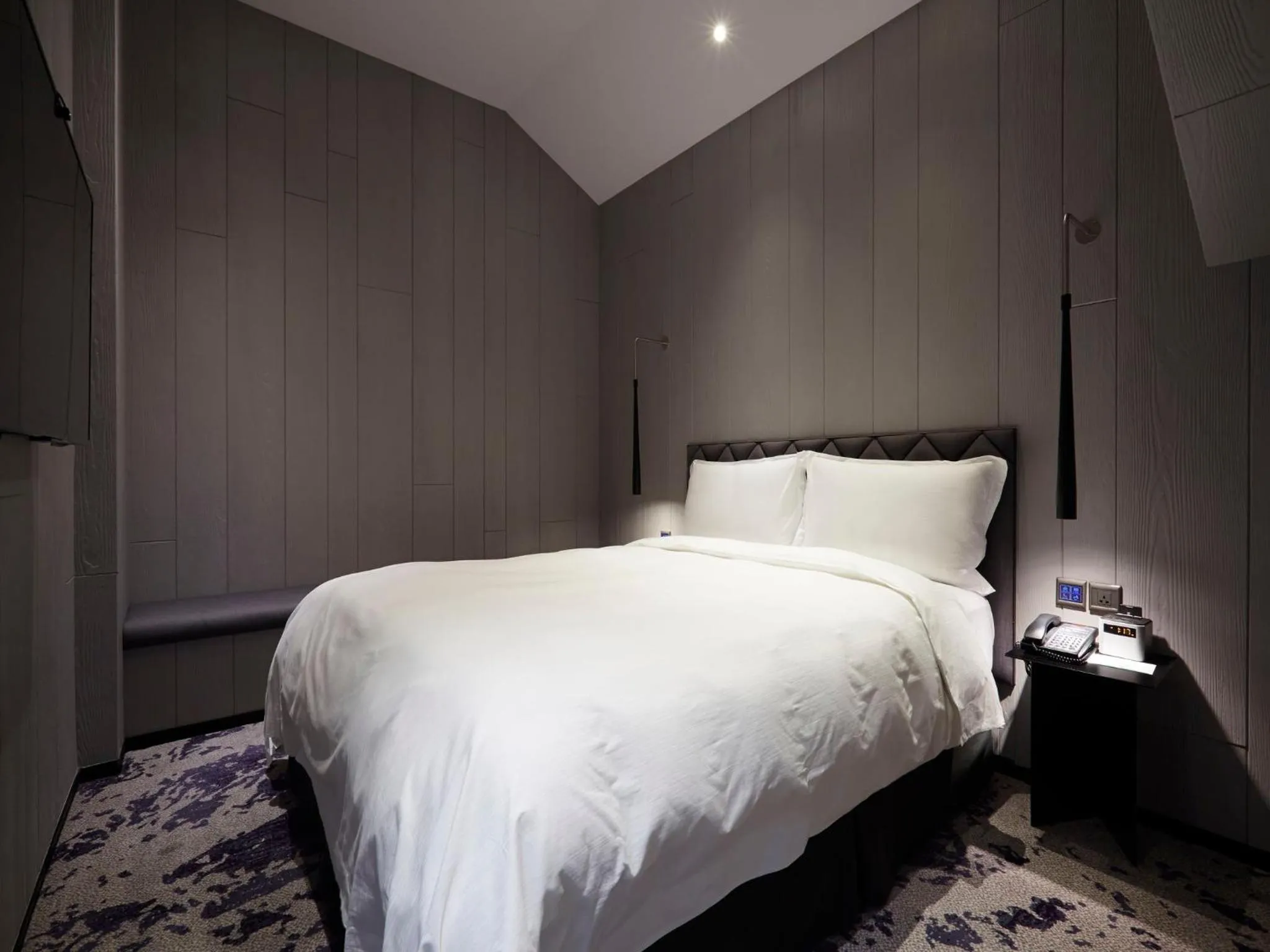 Photo of the whole room, Bed in Tango Inn Taipei Jihe