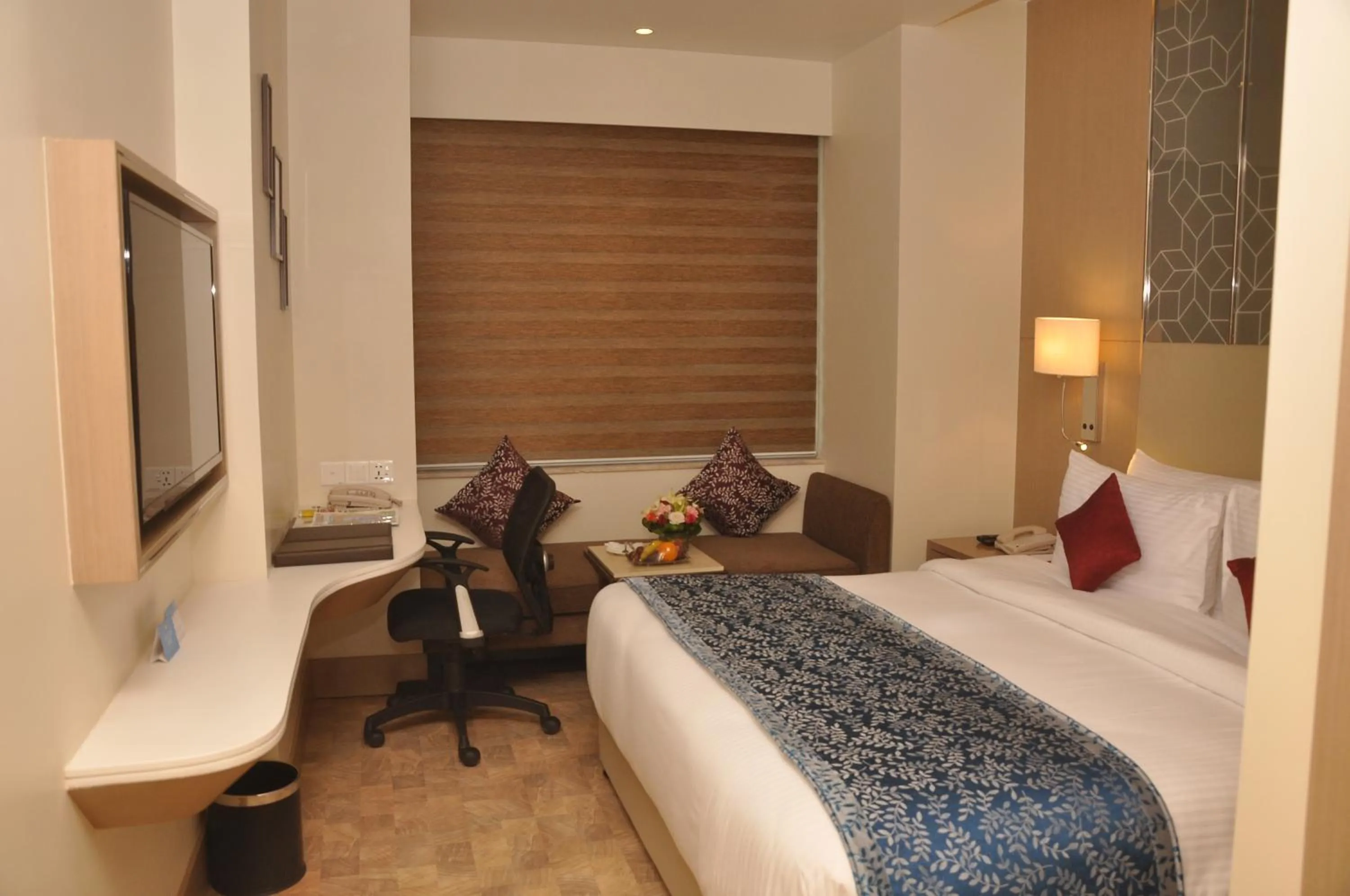 Photo of the whole room, Bed in Days Hotel Jaipur Tonk Road By Wyndham