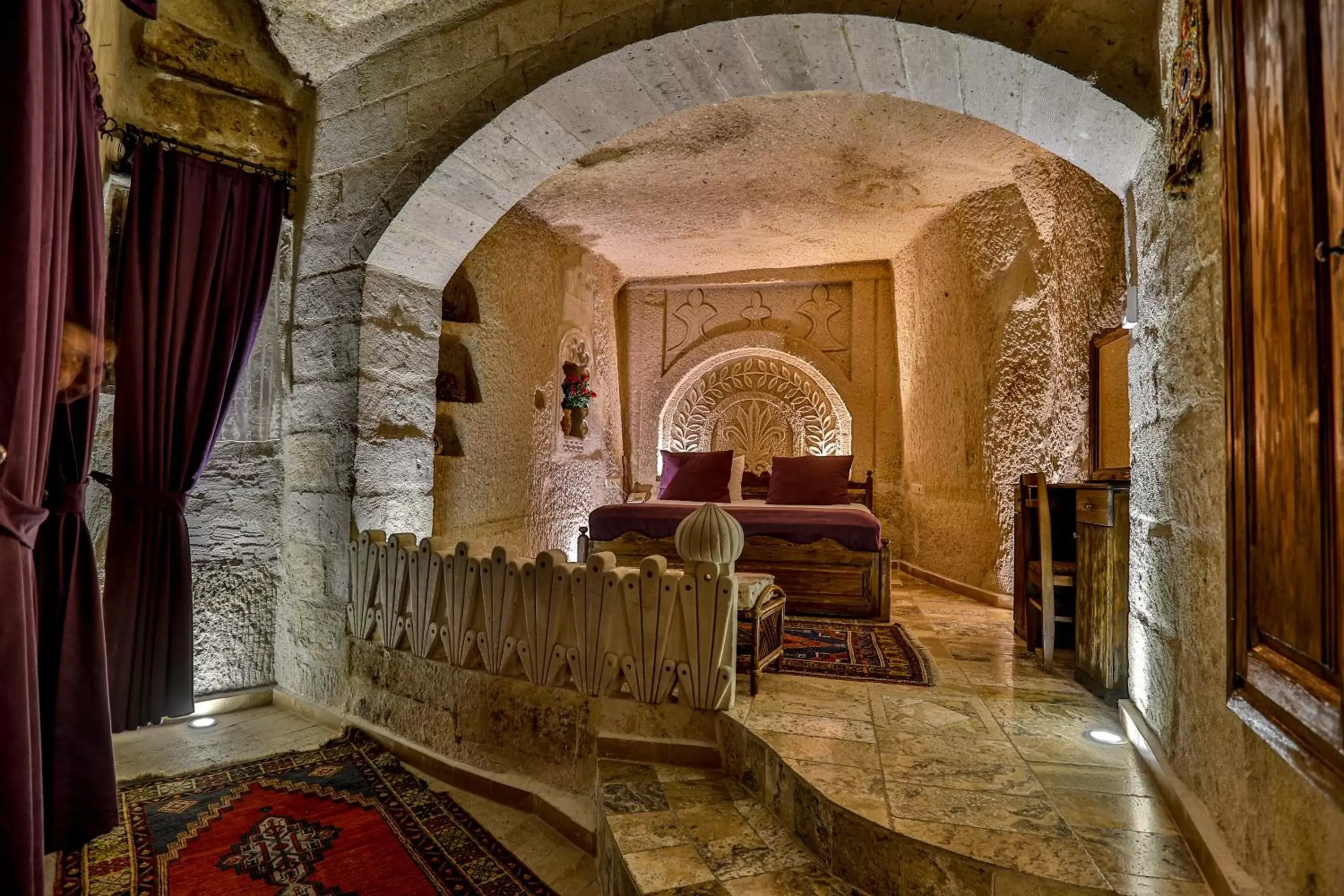 Bedroom, Seating Area in Hidden Cave Hotel