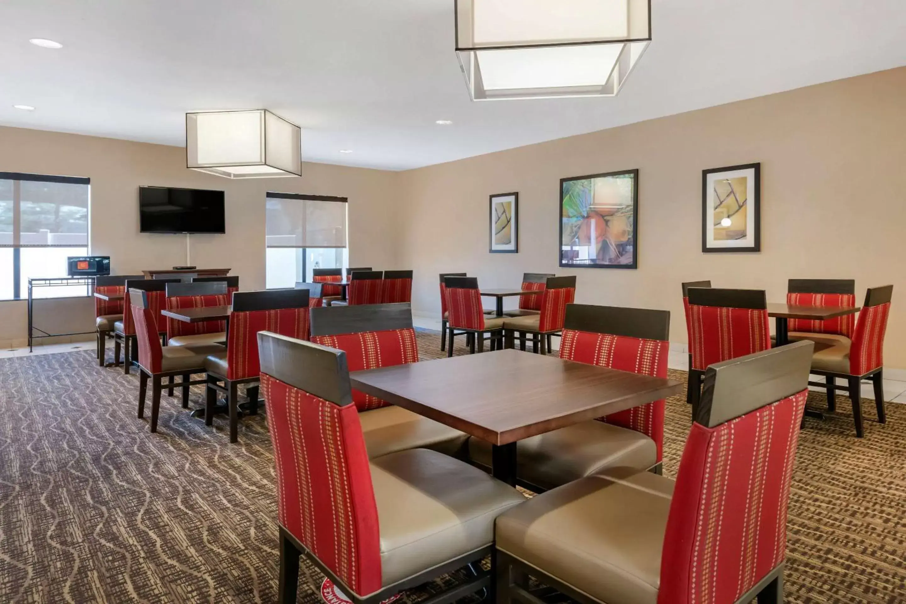 Restaurant/Places to Eat in Comfort Suites West Jacksonville