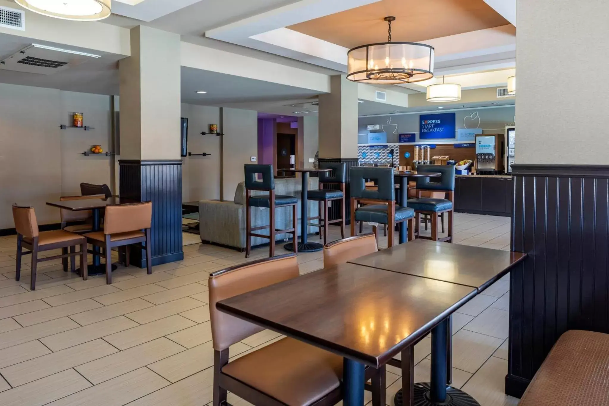 Breakfast, Restaurant/Places to Eat in Holiday Inn Express Indio, an IHG Hotel