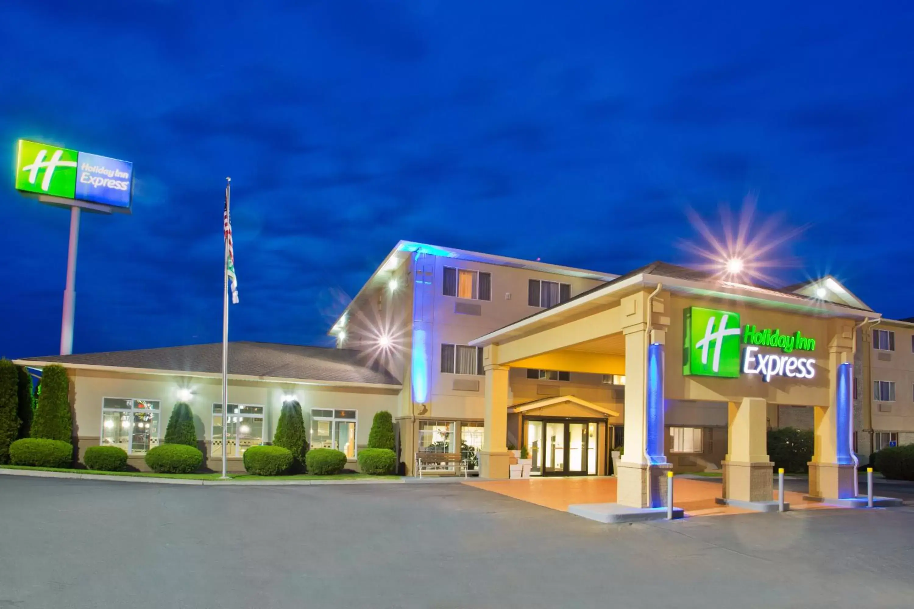 Property Building in Holiday Inn Express Pendleton, an IHG Hotel