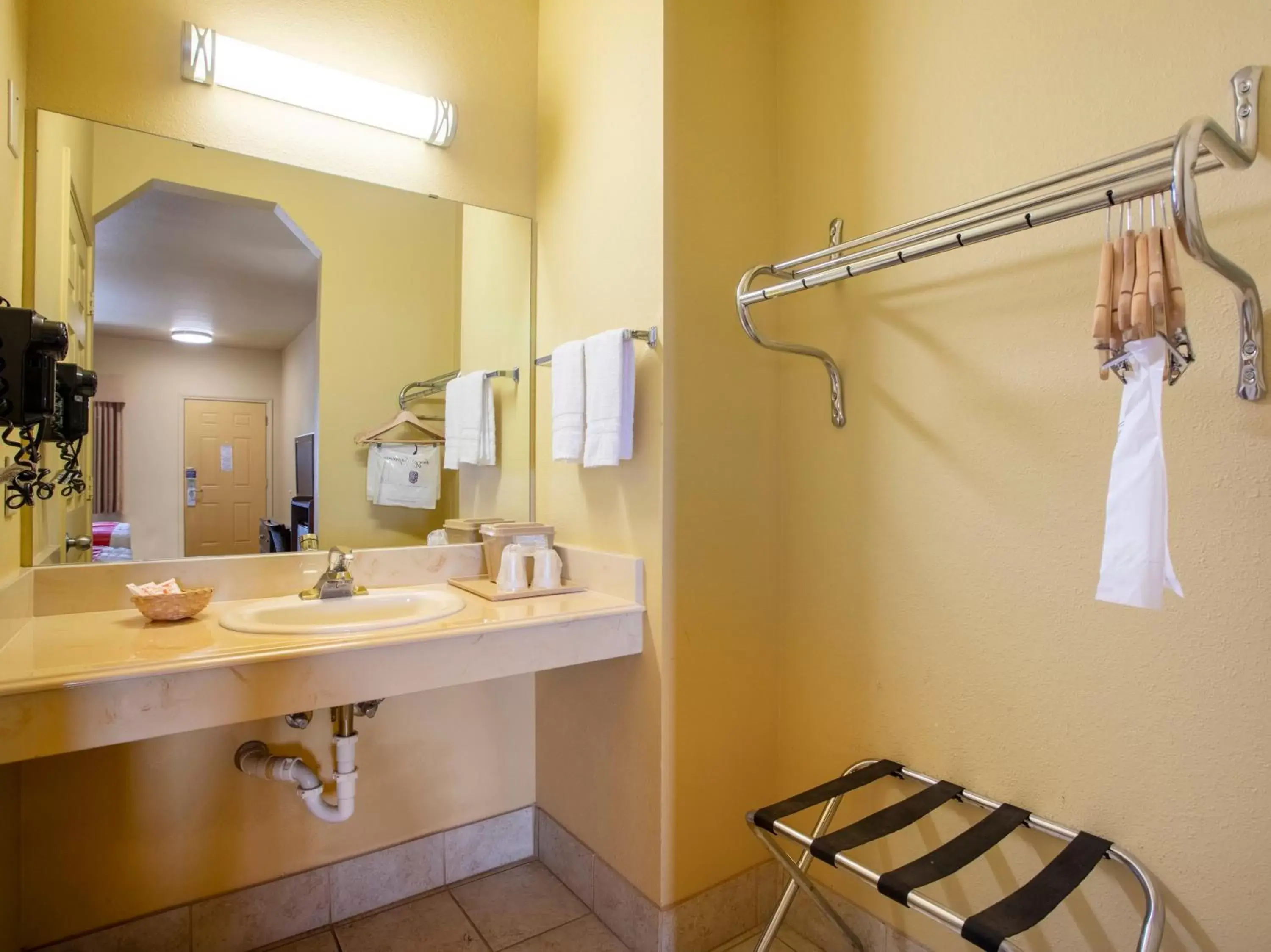 Bathroom in OYO Hotel Valley View TX, I-35