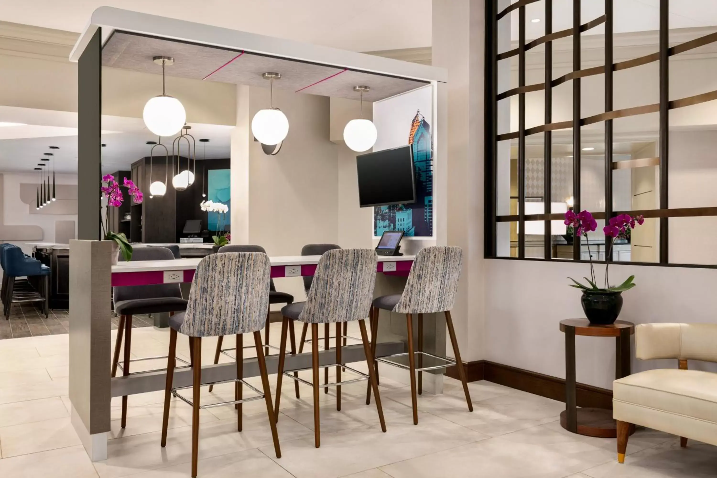 Property building in Crowne Plaza Hotel Philadelphia - King of Prussia by IHG Property building in Crowne Plaza Hotel Philadelphia - King of Prussia by IHG