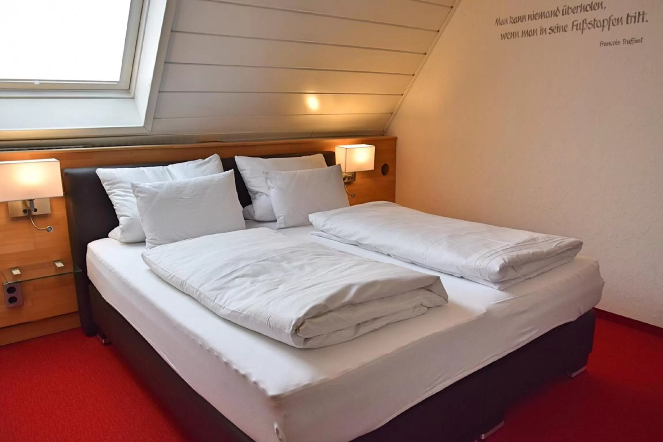 Bedroom, Bed in Cafe-Hotel Altreuter