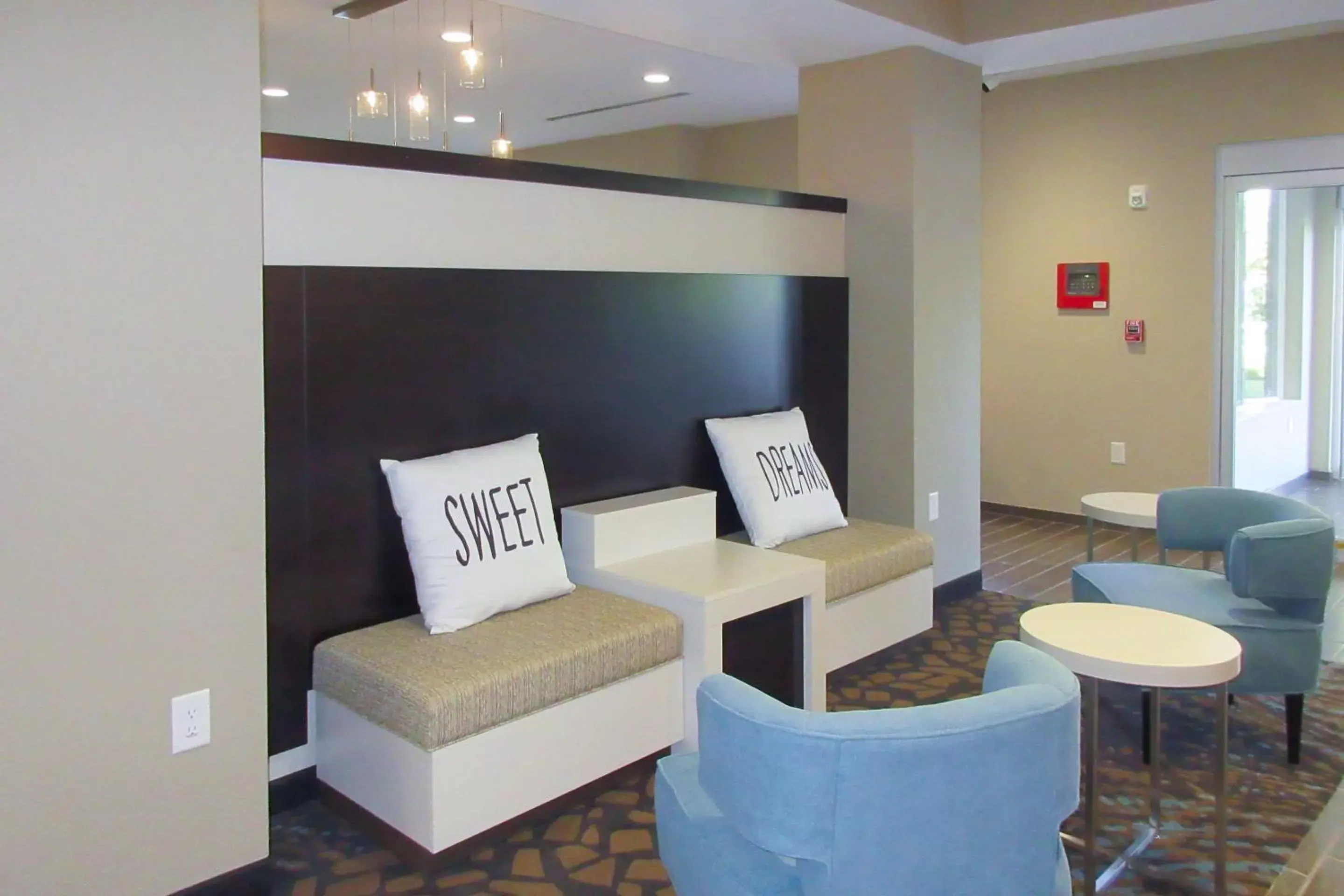 Lobby or reception in Sleep Inn & Suites Gallatin - Nashville Metro