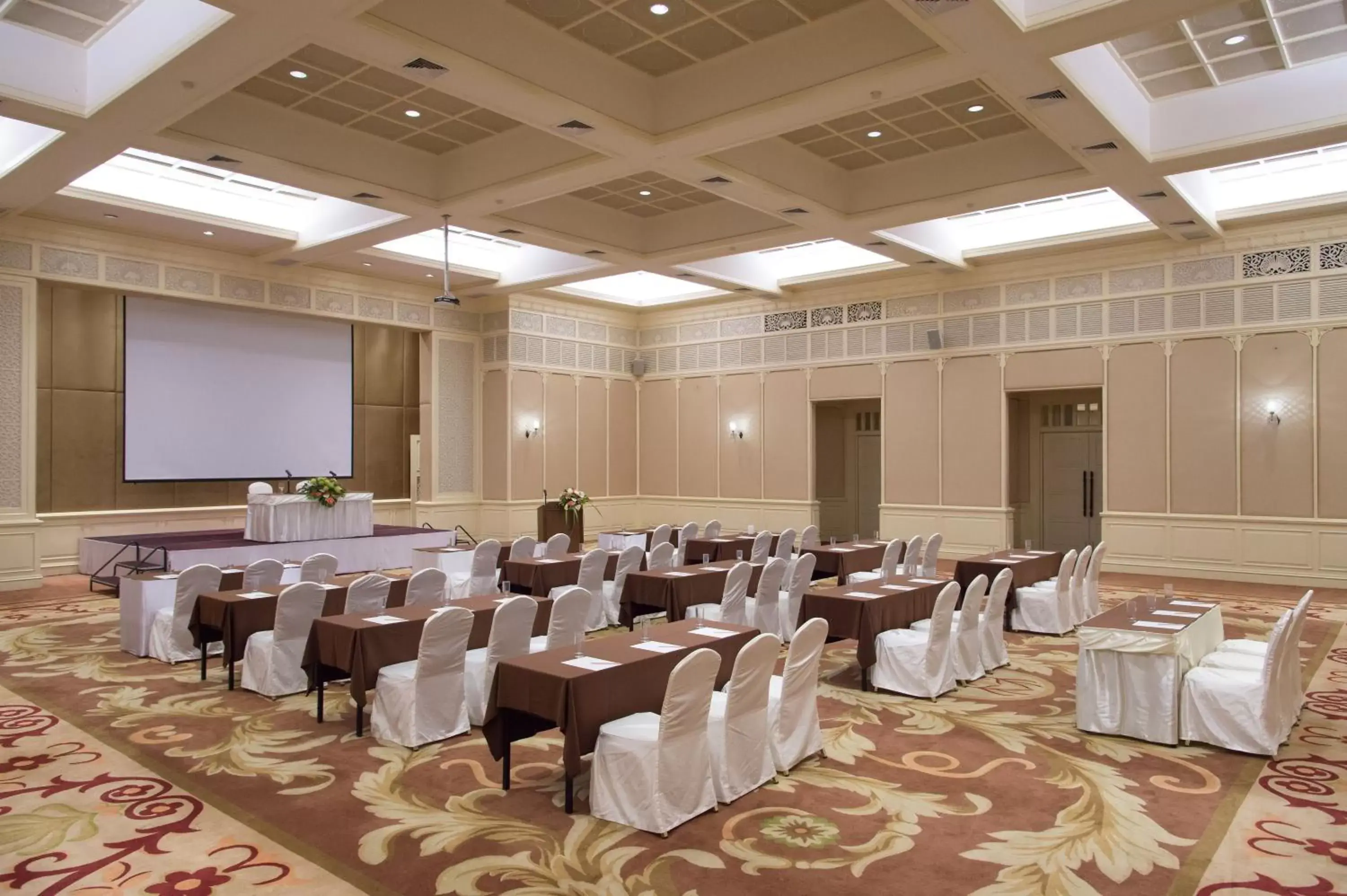 Business facilities, Banquet Facilities in Dheva Mantra Resort - SHA