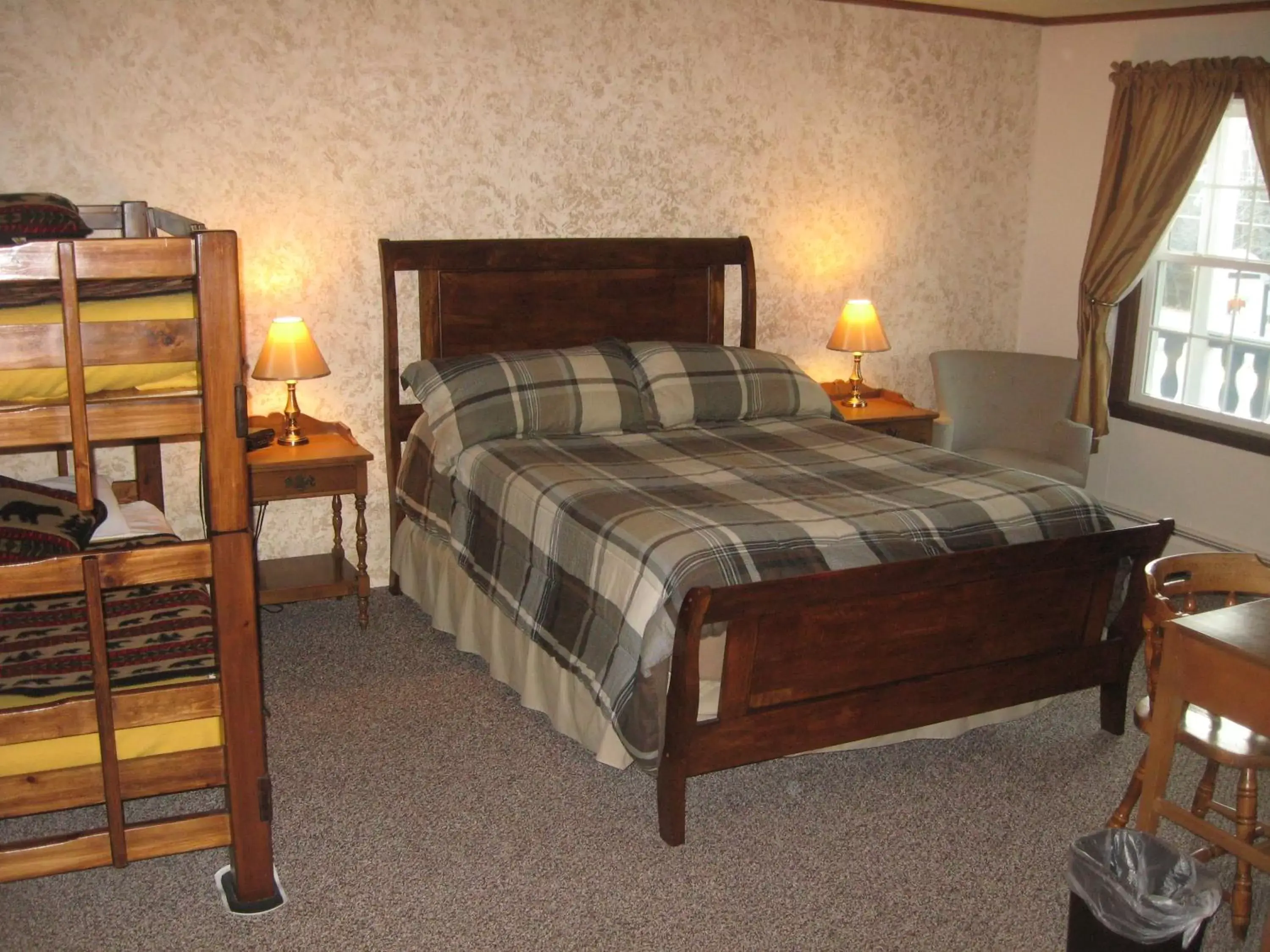 bunk bed, Bed in Big Bears Lodge