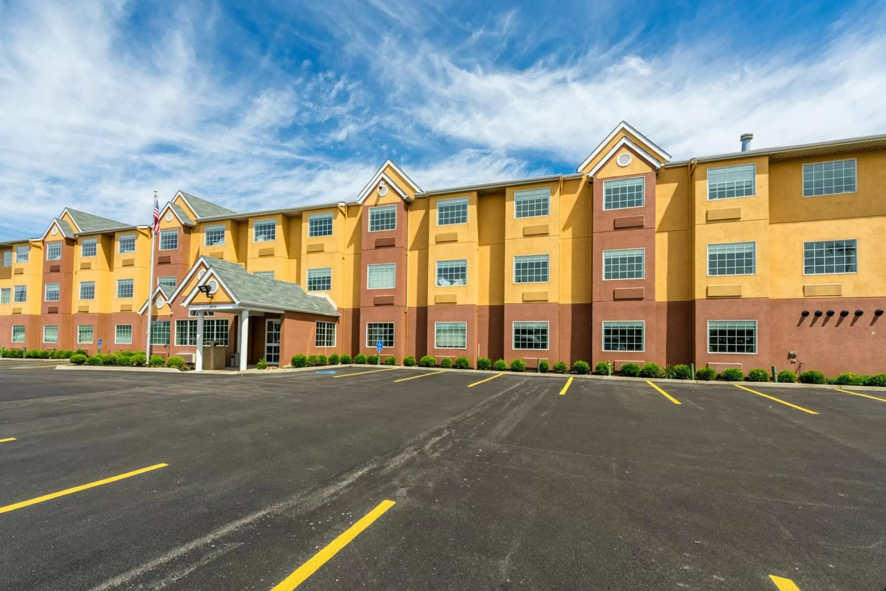 Property building in Quality Inn Grove City - Columbus South