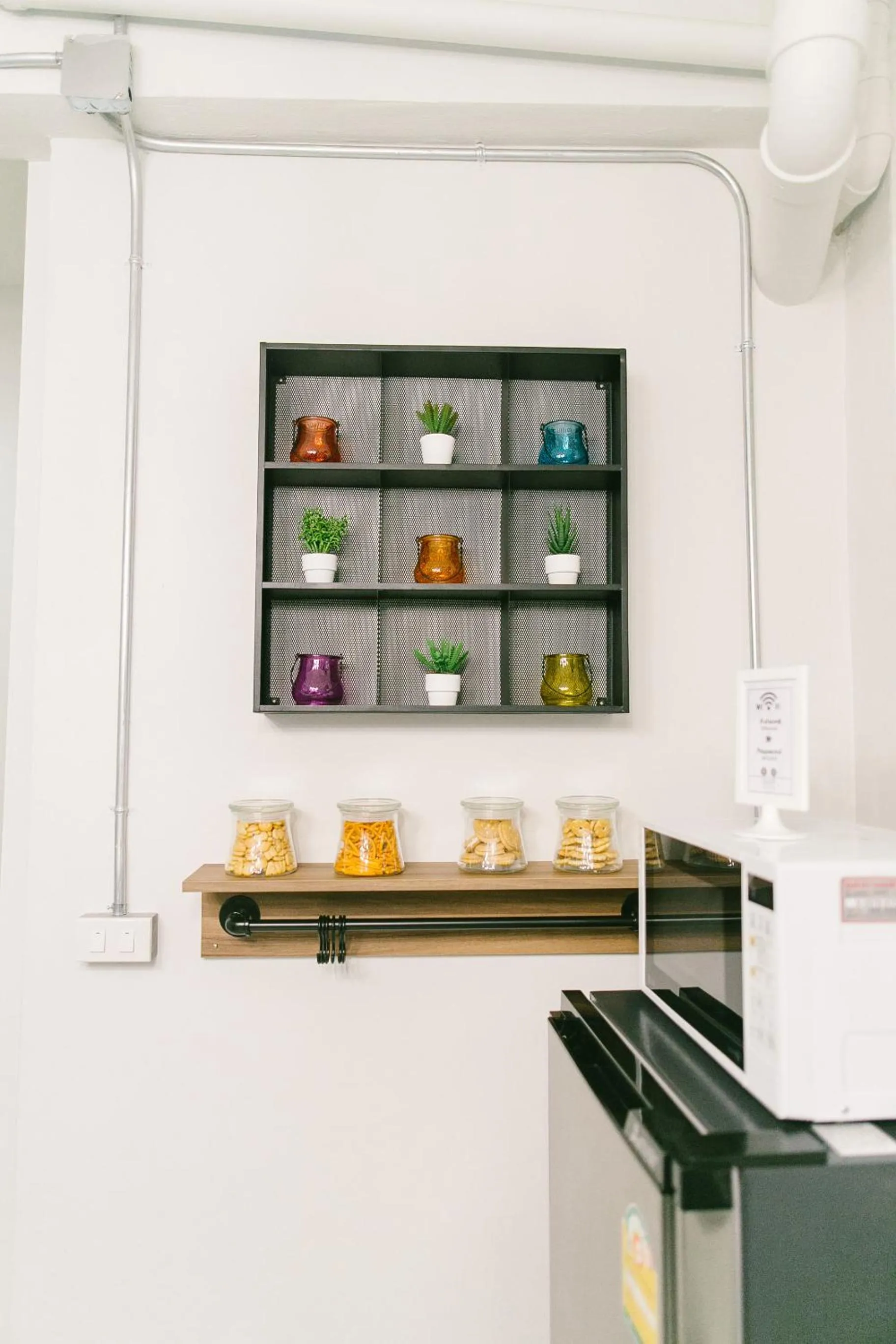 Communal kitchen in Diff Hostel