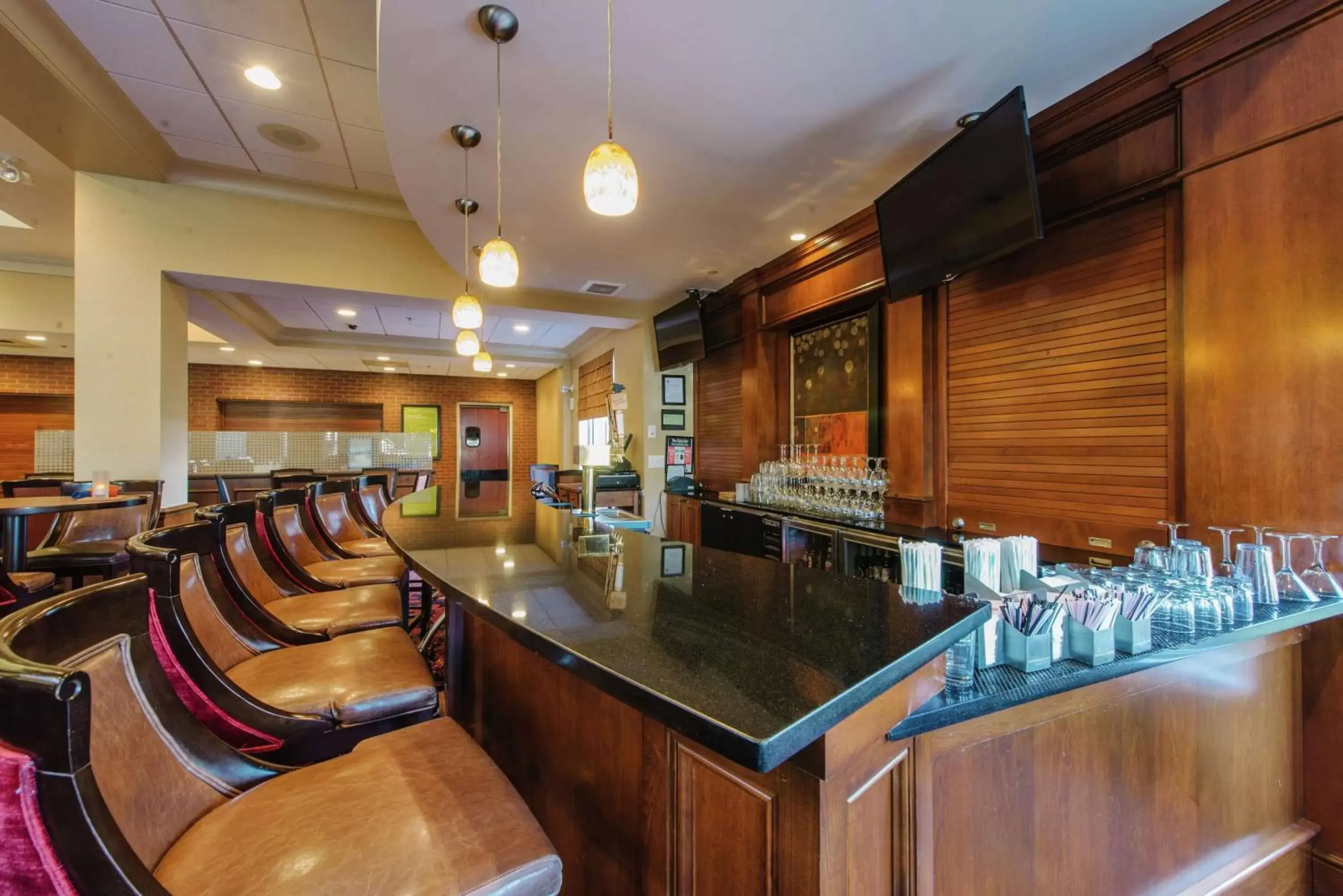 Lounge or bar, Restaurant/Places to Eat in Hilton Garden Inn Manchester Downtown