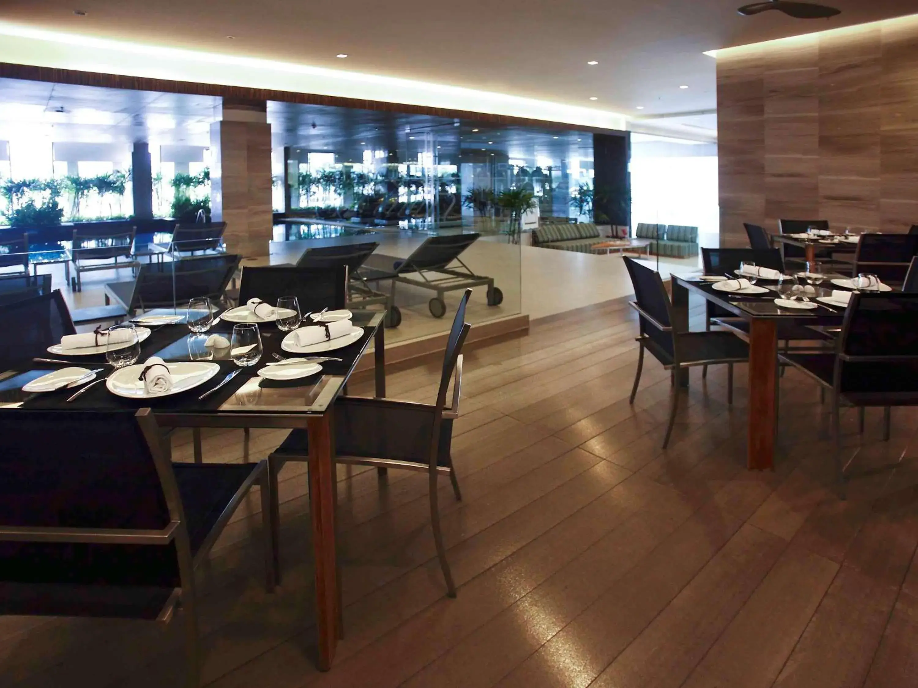 Restaurant/Places to Eat in Novotel Bangkok Impact Hotel