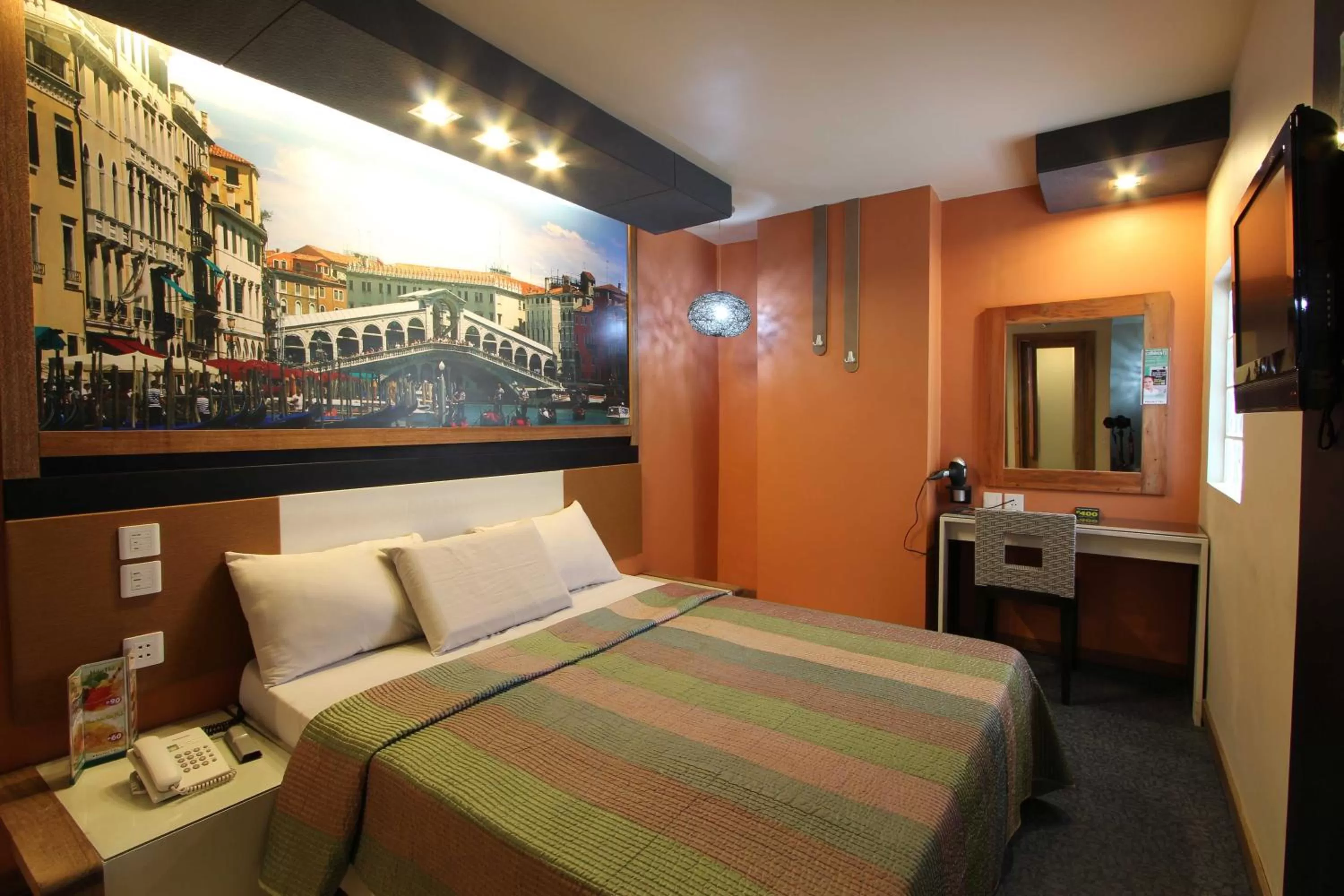 Photo of the whole room in Eurotel North EDSA