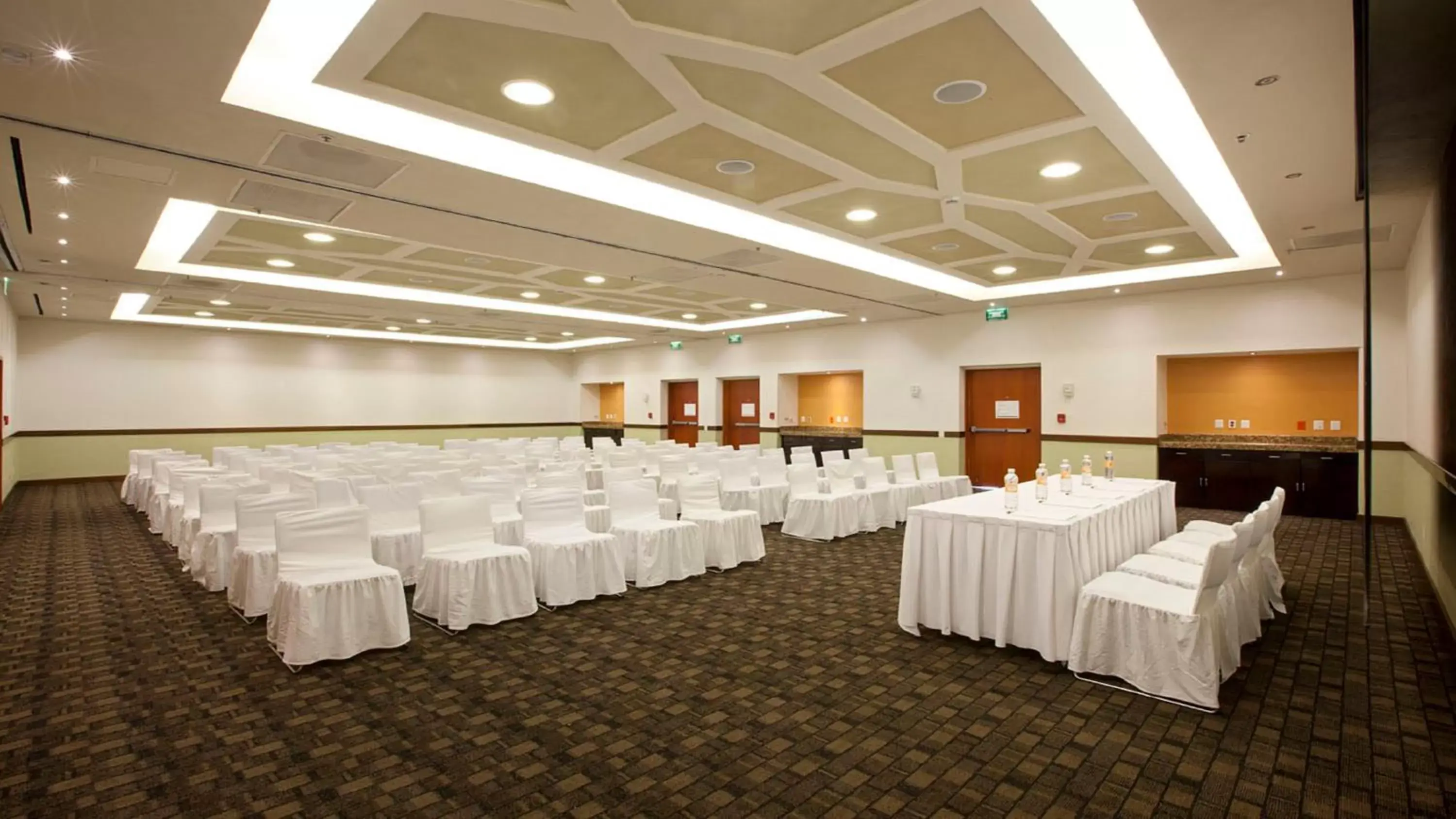 Spa and wellness centre/facilities, Banquet Facilities in Holiday Inn Orizaba, an IHG Hotel